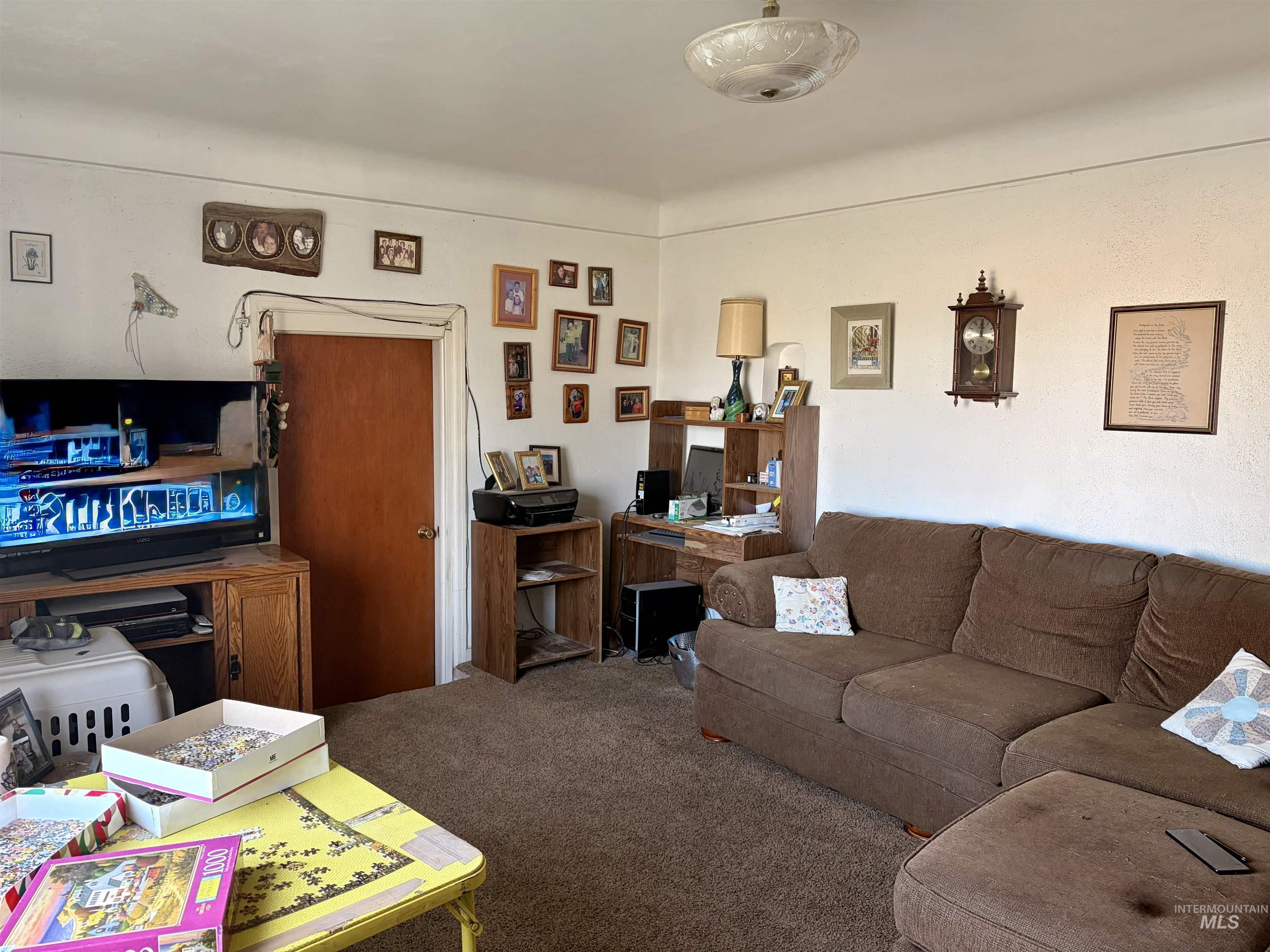 287 Falls Avenue West, Twin Falls, Idaho 83301, 2 Bedrooms, 1.5 Bathrooms, Residential For Sale, Price $269,900,MLS 99003670