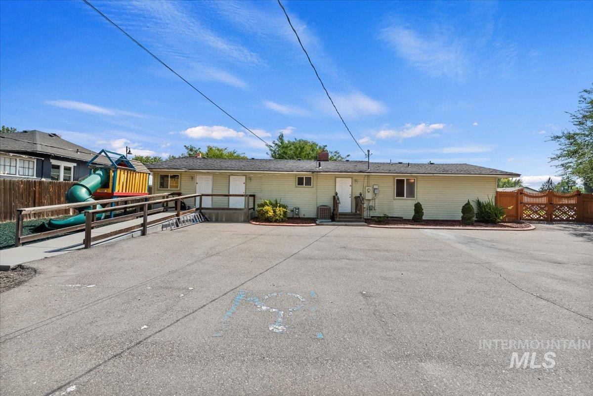 515 N 16th Ave, Nampa, Idaho 83687, 3 Bedrooms, 2 Bathrooms, Residential For Sale, Price $459,900,MLS 99003672