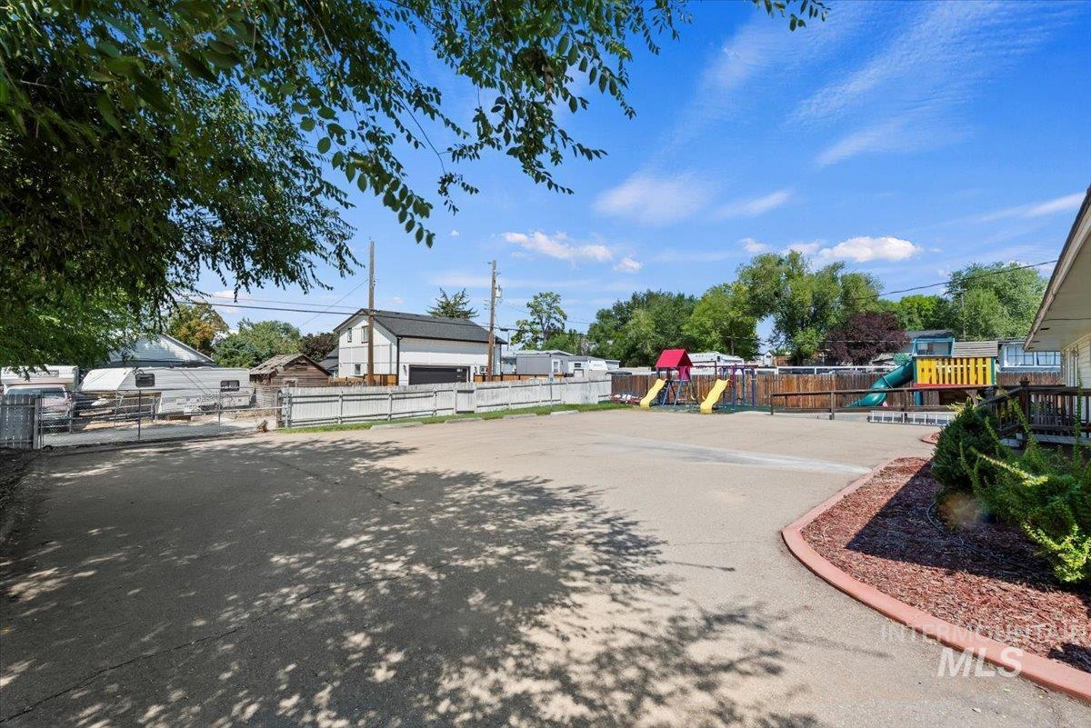 515 N 16th Ave, Nampa, Idaho 83687, 3 Bedrooms, 2 Bathrooms, Residential For Sale, Price $459,900,MLS 99003672