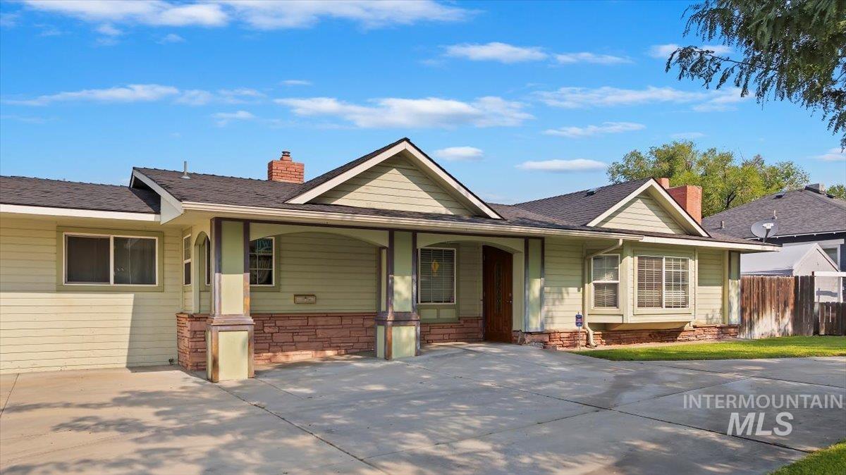 515 N 16th Ave, Nampa, Idaho 83687, 3 Bedrooms, 2 Bathrooms, Residential For Sale, Price $459,900,MLS 99003672