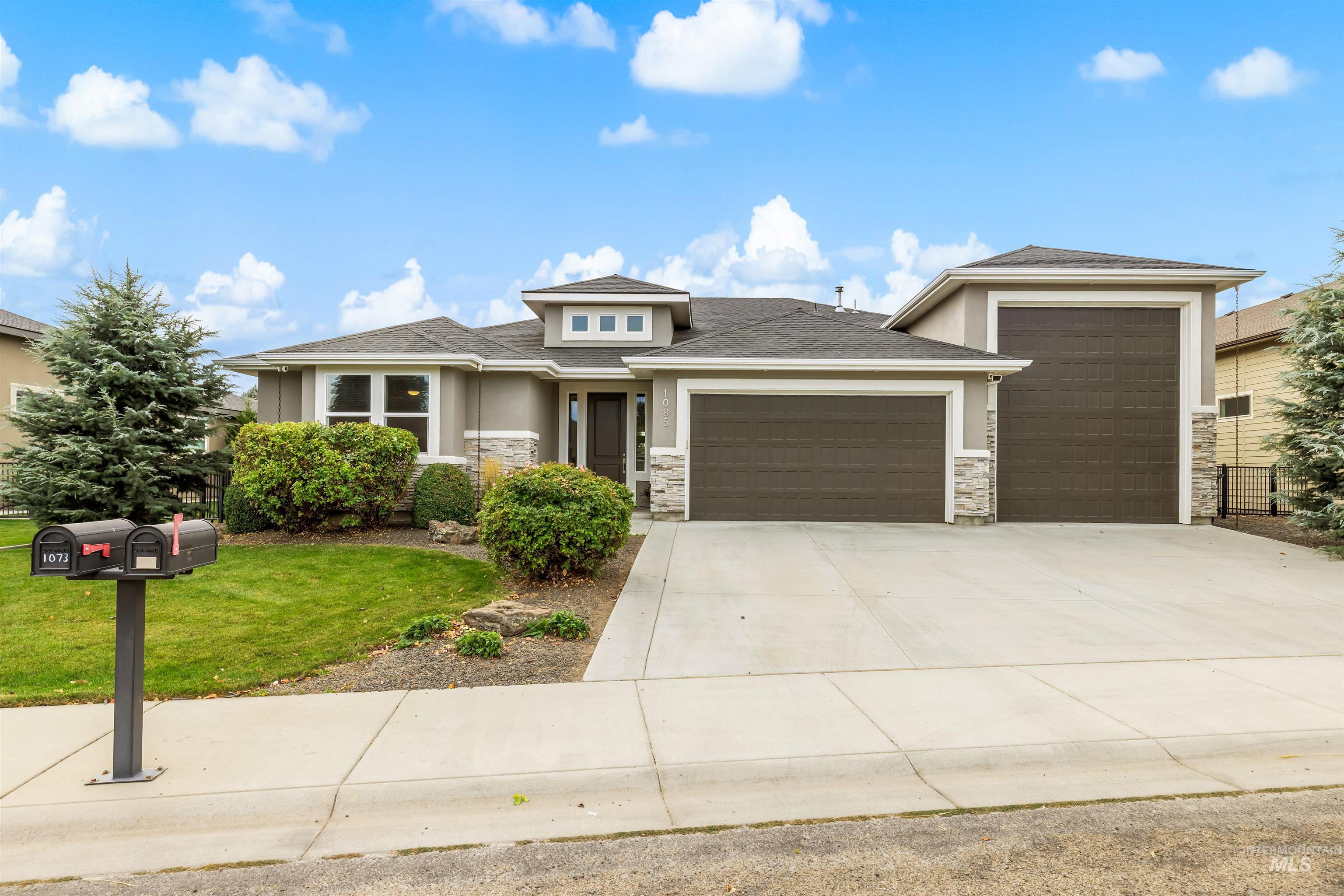 1085 W Tanzanite Drive, Kuna, Idaho 83634, 3 Bedrooms, 2 Bathrooms, Residential For Sale, Price $695,900,MLS 99003682