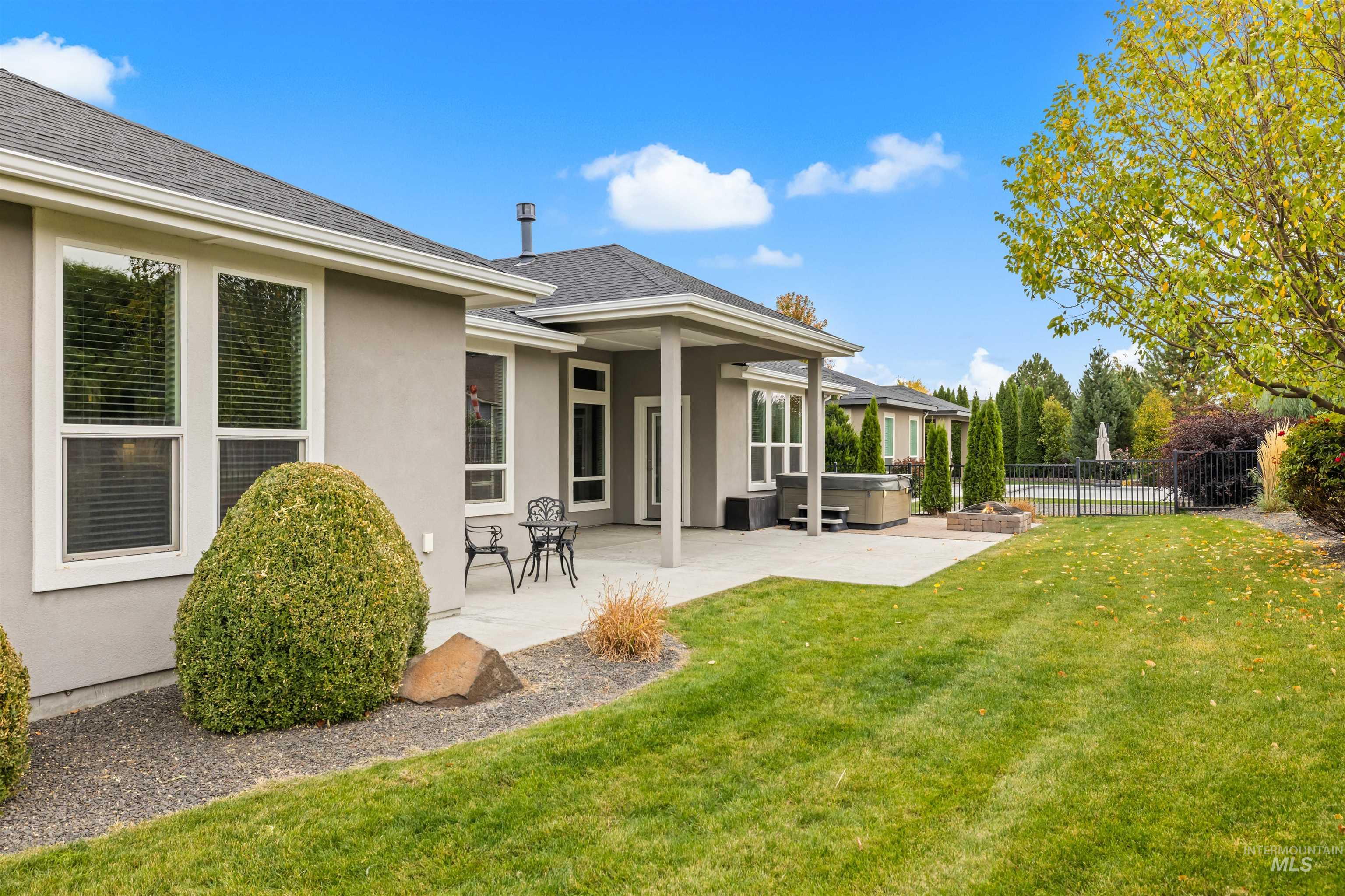 1085 W Tanzanite Drive, Kuna, Idaho 83634, 3 Bedrooms, 2 Bathrooms, Residential For Sale, Price $695,900,MLS 99003682