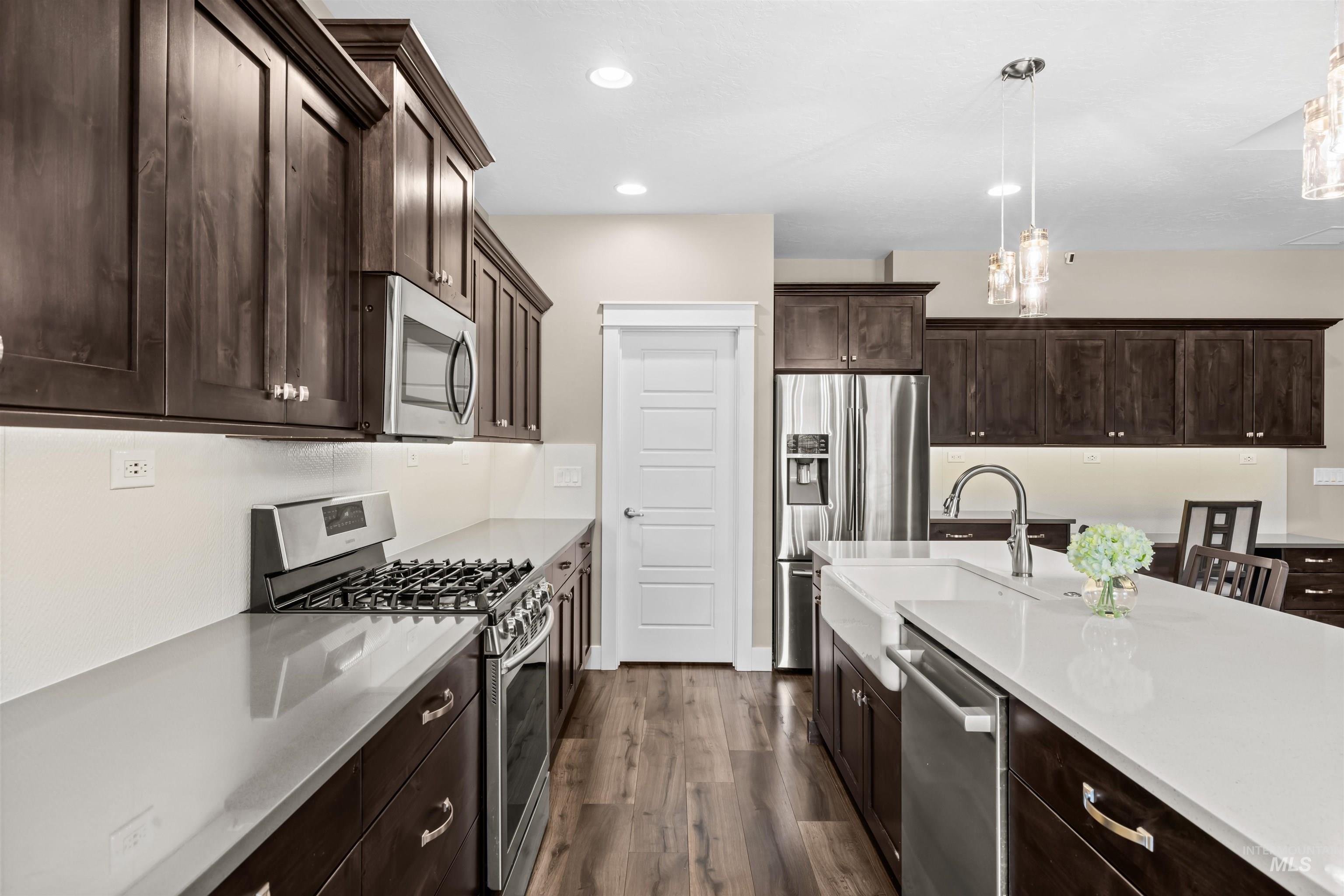 1085 W Tanzanite Drive, Kuna, Idaho 83634, 3 Bedrooms, 2 Bathrooms, Residential For Sale, Price $695,900,MLS 99003682