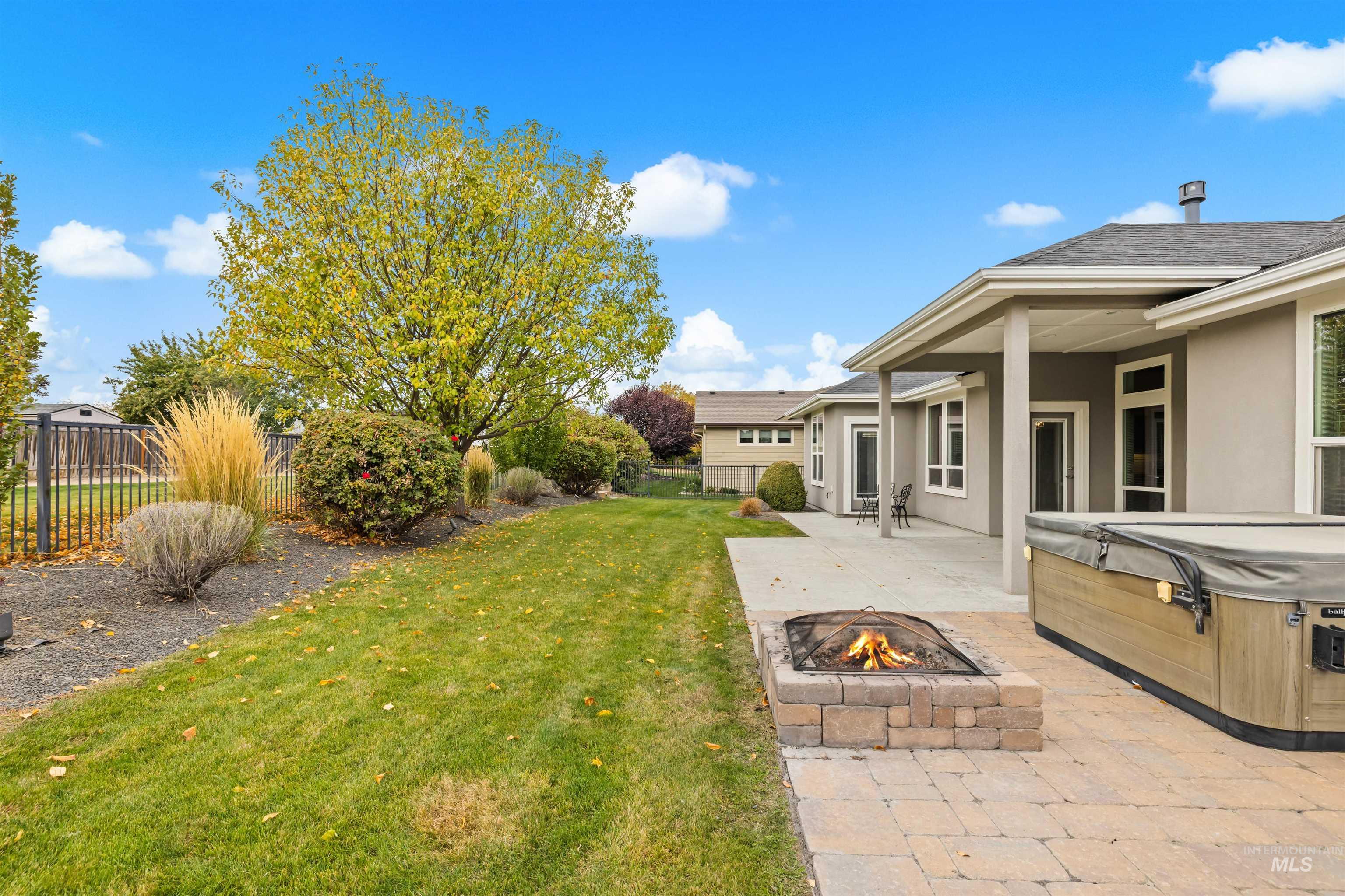 1085 W Tanzanite Drive, Kuna, Idaho 83634, 3 Bedrooms, 2 Bathrooms, Residential For Sale, Price $695,900,MLS 99003682
