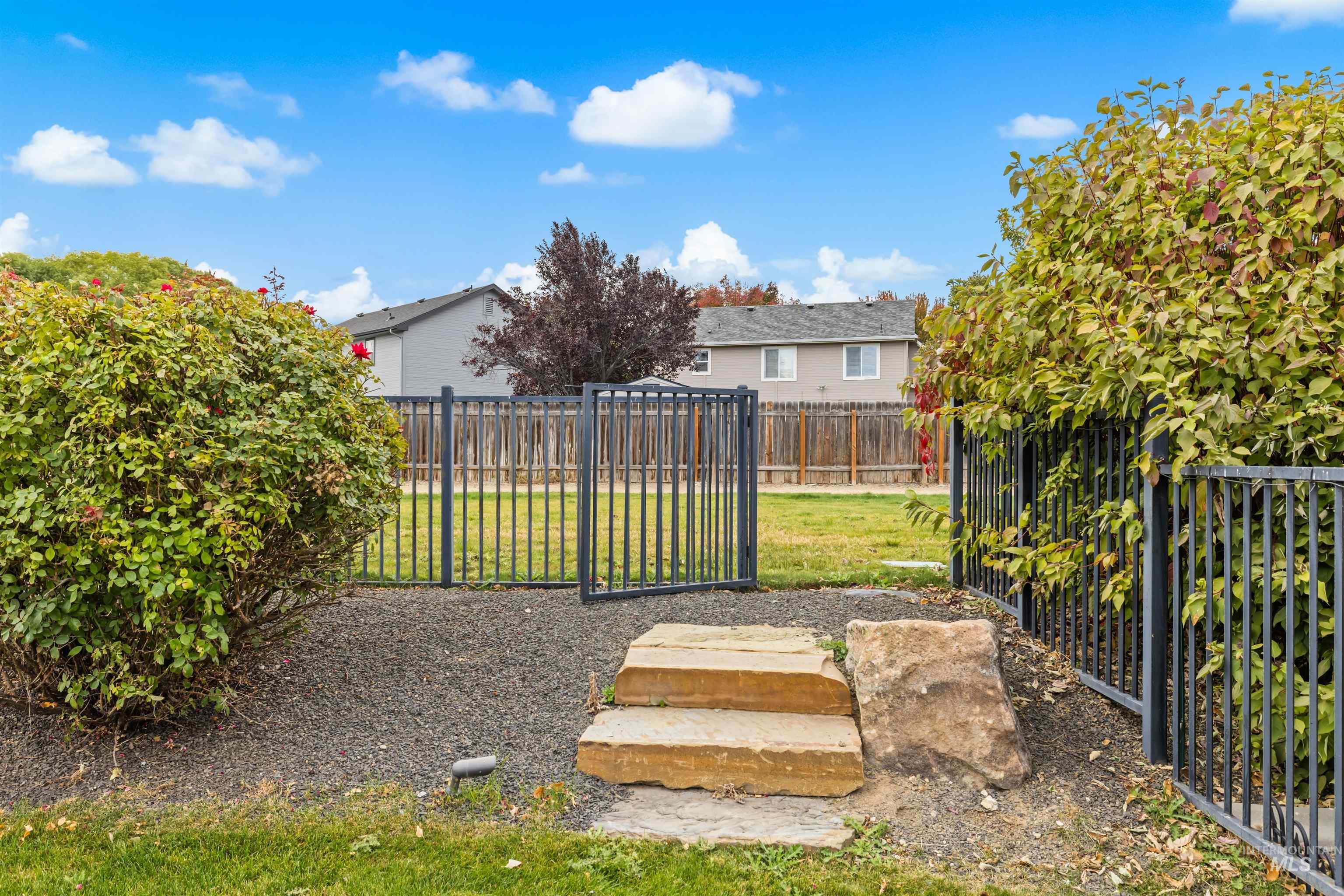 1085 W Tanzanite Drive, Kuna, Idaho 83634, 3 Bedrooms, 2 Bathrooms, Residential For Sale, Price $695,900,MLS 99003682