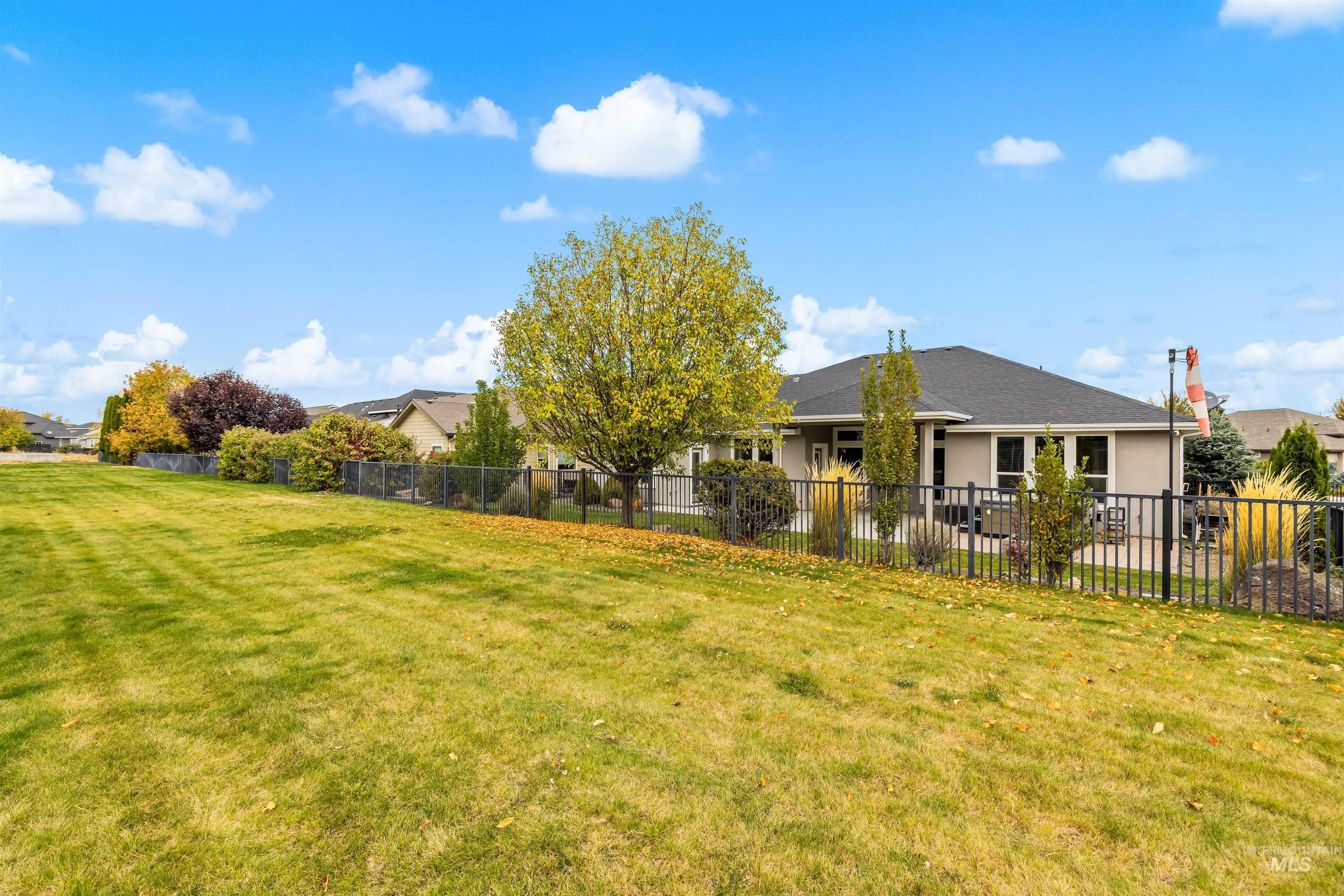1085 W Tanzanite Drive, Kuna, Idaho 83634, 3 Bedrooms, 2 Bathrooms, Residential For Sale, Price $695,900,MLS 99003682