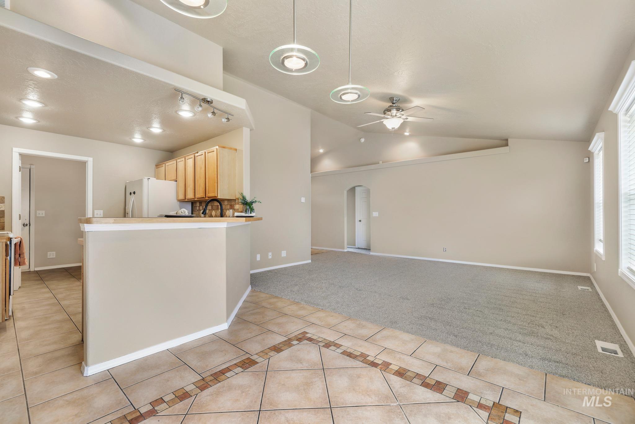 427 Clover Ave, Twin Falls, Idaho 83301, 5 Bedrooms, 2 Bathrooms, Residential For Sale, Price $389,000,MLS 99003689