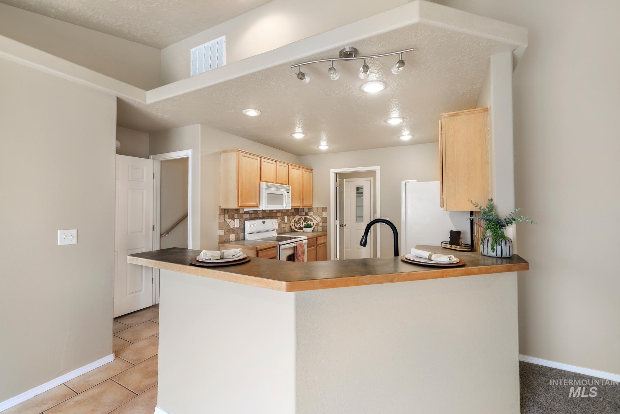427 Clover Ave, Twin Falls, Idaho 83301, 5 Bedrooms, 2 Bathrooms, Residential For Sale, Price $389,000,MLS 99003689