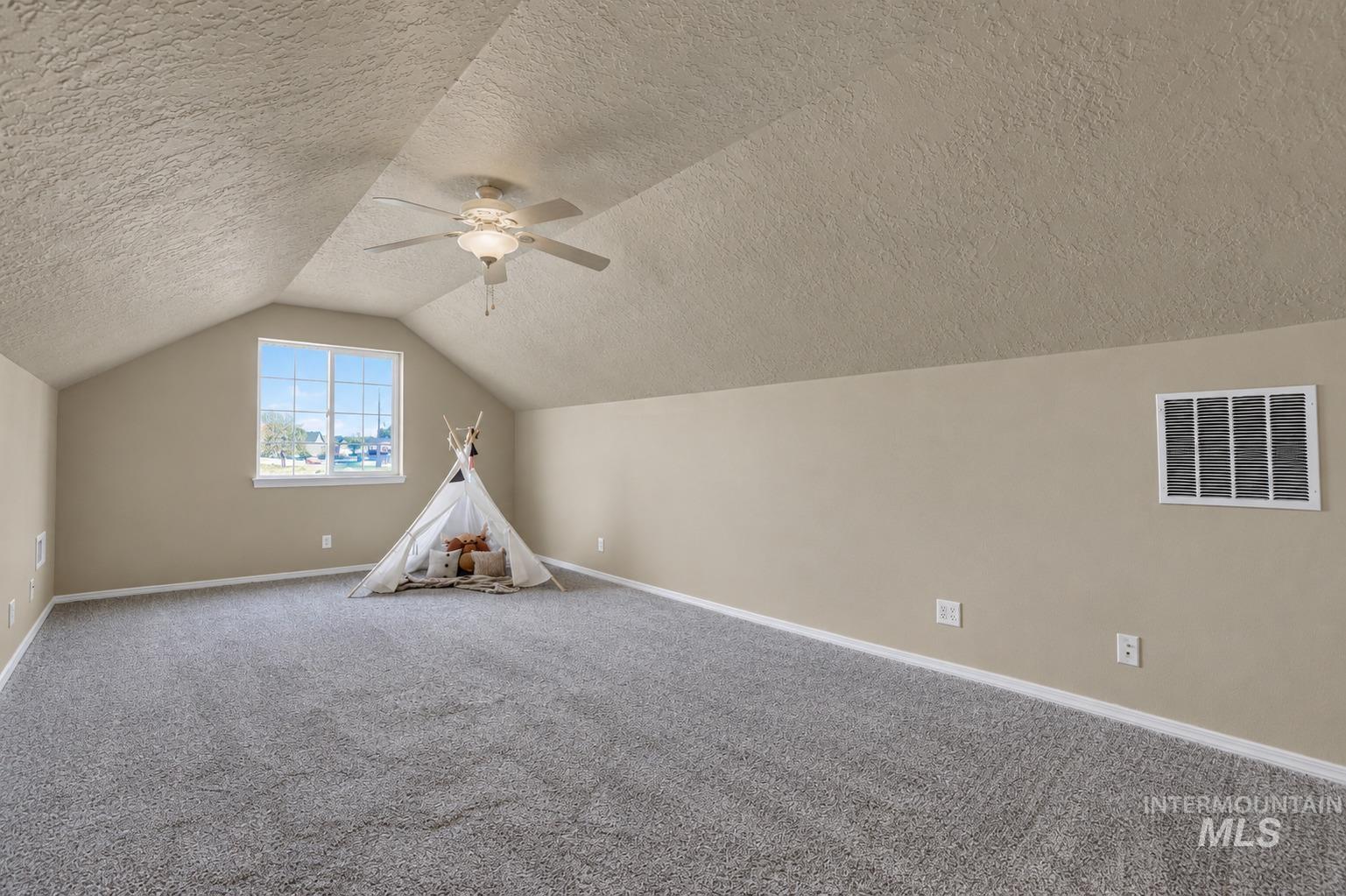 427 Clover Ave, Twin Falls, Idaho 83301, 5 Bedrooms, 2 Bathrooms, Residential For Sale, Price $389,000,MLS 99003689