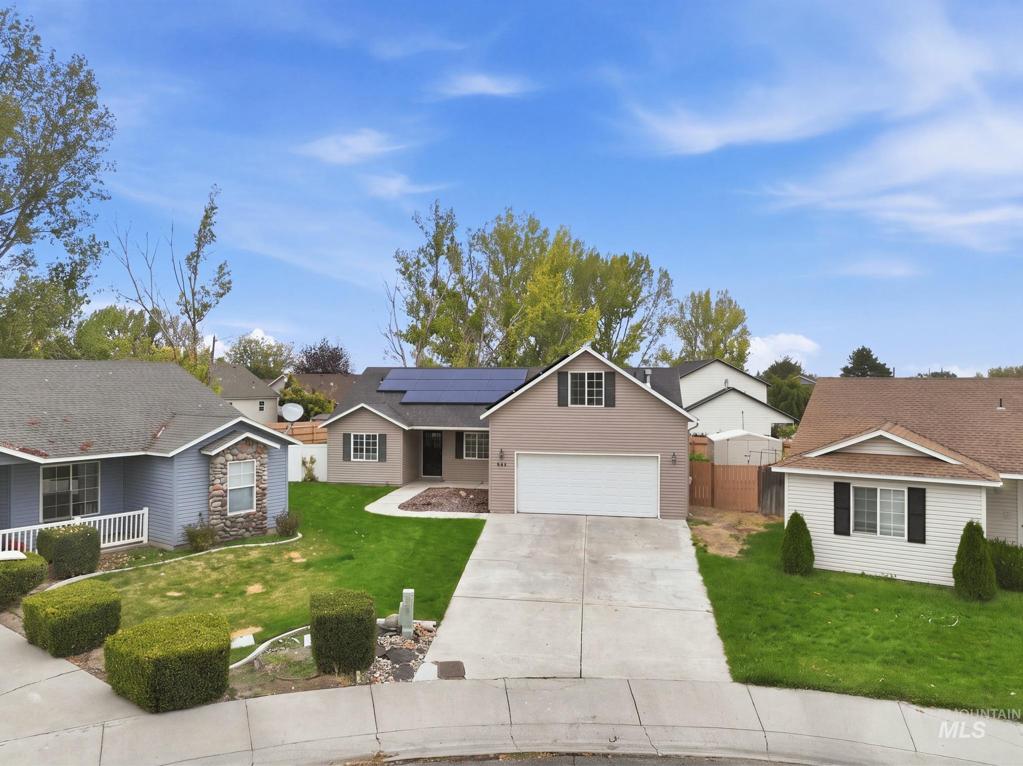 427 Clover Ave, Twin Falls, Idaho 83301, 5 Bedrooms, 2 Bathrooms, Residential For Sale, Price $389,000,MLS 99003689
