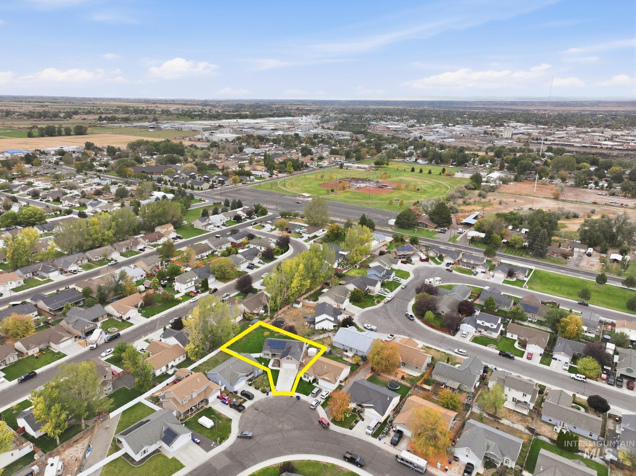 427 Clover Ave, Twin Falls, Idaho 83301, 5 Bedrooms, 2 Bathrooms, Residential For Sale, Price $389,000,MLS 99003689