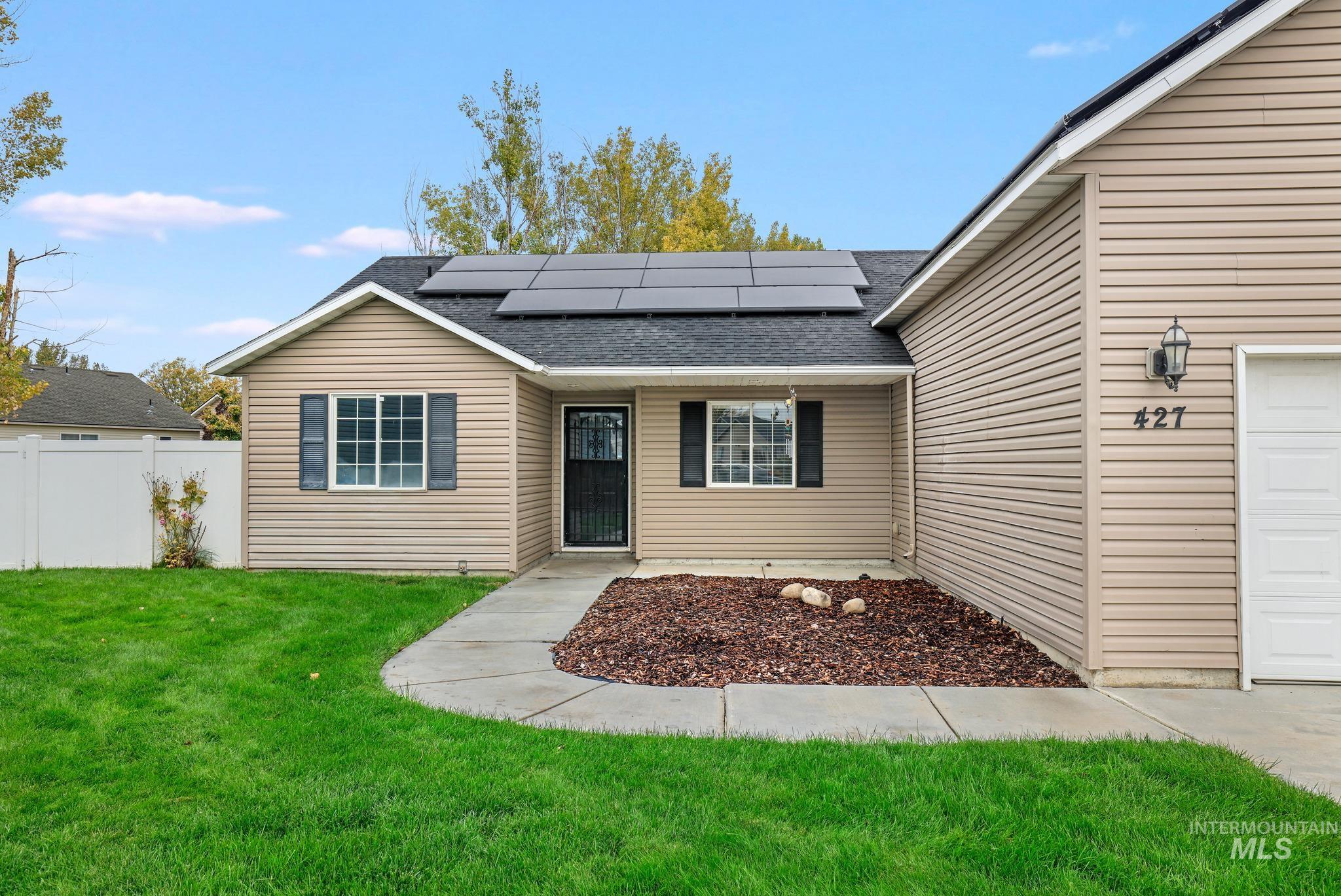 427 Clover Ave, Twin Falls, Idaho 83301, 5 Bedrooms, 2 Bathrooms, Residential For Sale, Price $389,000,MLS 99003689