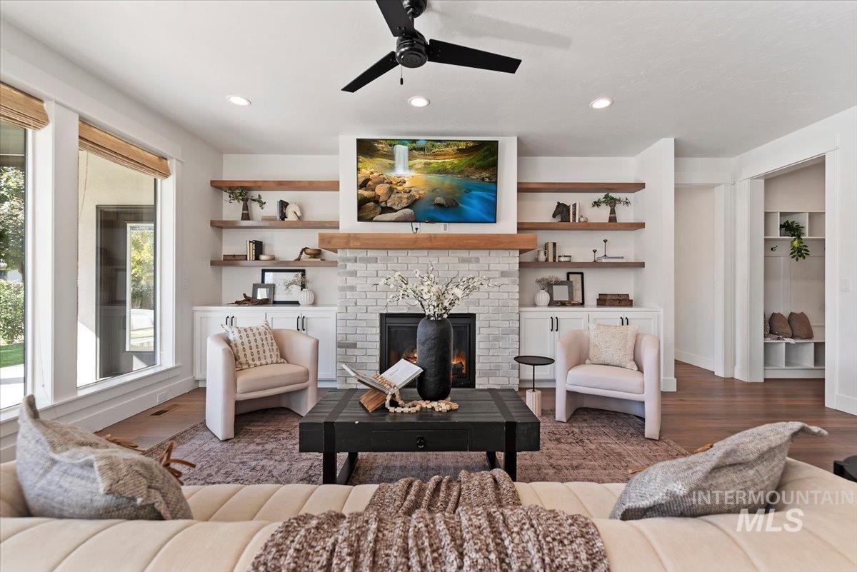 1881 W Maracay Dr, Meridian, Idaho 83646, 4 Bedrooms, 2.5 Bathrooms, Residential For Sale, Price $830,000,MLS 99003690