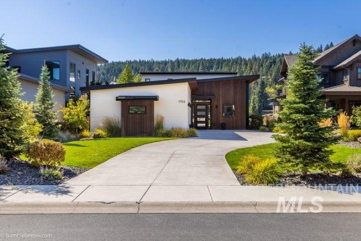 1702 W Bellerive Ln, Coeur d'Alene, Idaho 83814, 3 Bedrooms, 3.5 Bathrooms, Residential For Sale, Price $4,600,000, 99003691