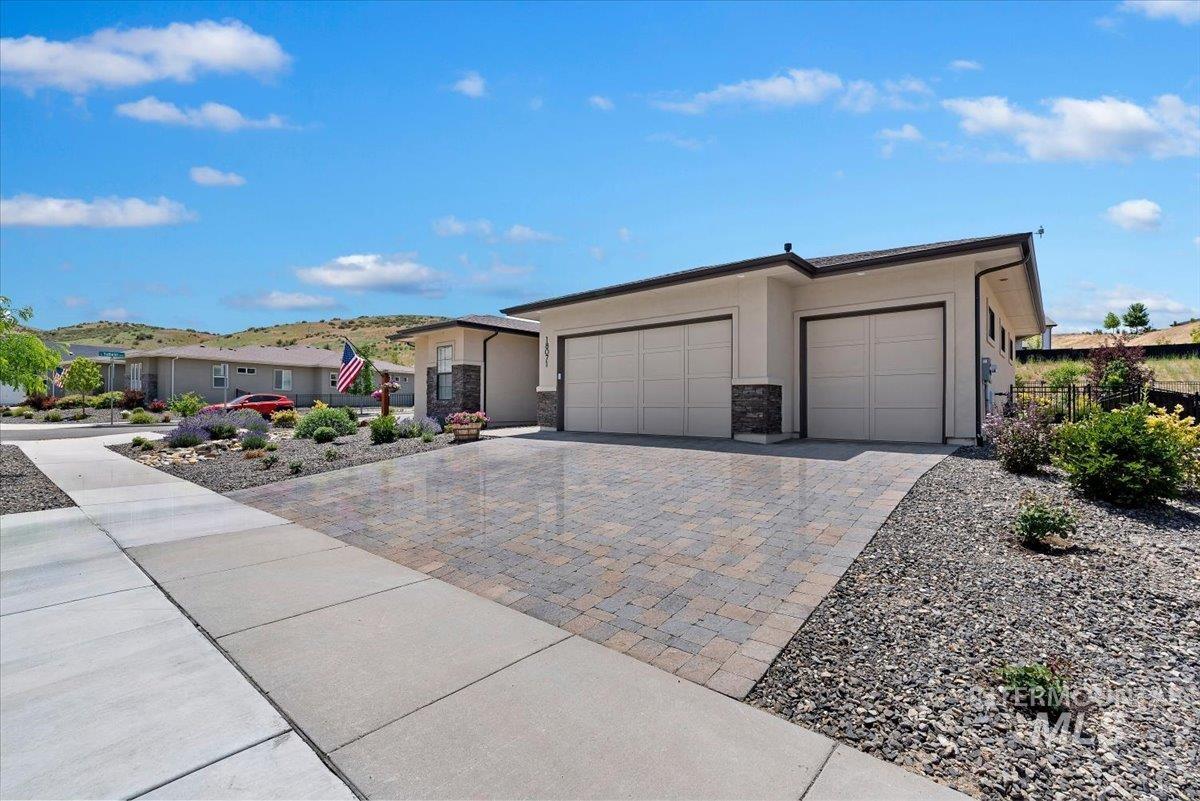 18071 N Burnt Car Way, Boise, Idaho 83714, 3 Bedrooms, 2.5 Bathrooms, Residential For Sale, Price $799,999,MLS 99003694