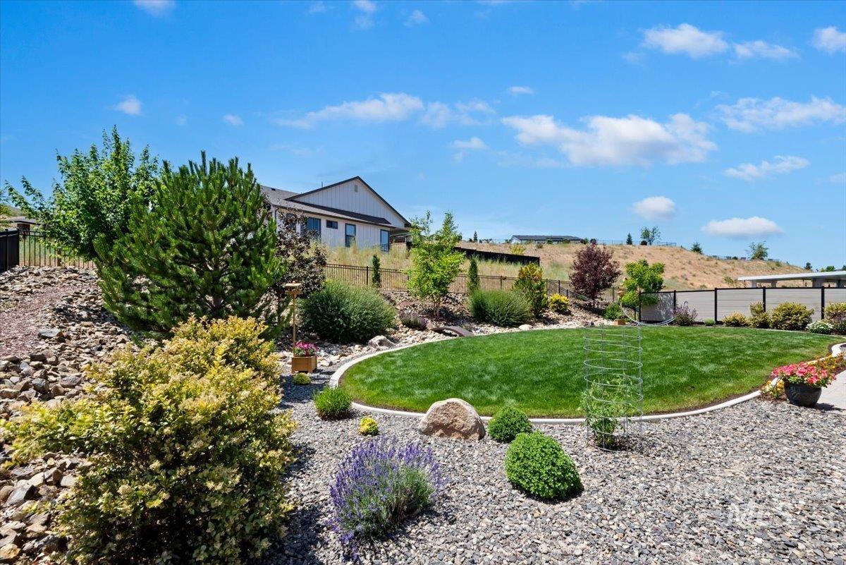 18071 N Burnt Car Way, Boise, Idaho 83714, 3 Bedrooms, 2.5 Bathrooms, Residential For Sale, Price $799,999,MLS 99003694