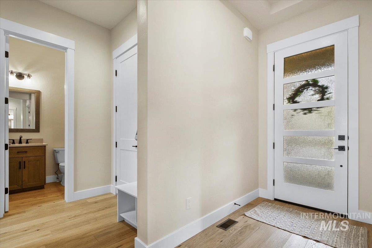 18071 N Burnt Car Way, Boise, Idaho 83714, 3 Bedrooms, 2.5 Bathrooms, Residential For Sale, Price $799,999,MLS 99003694