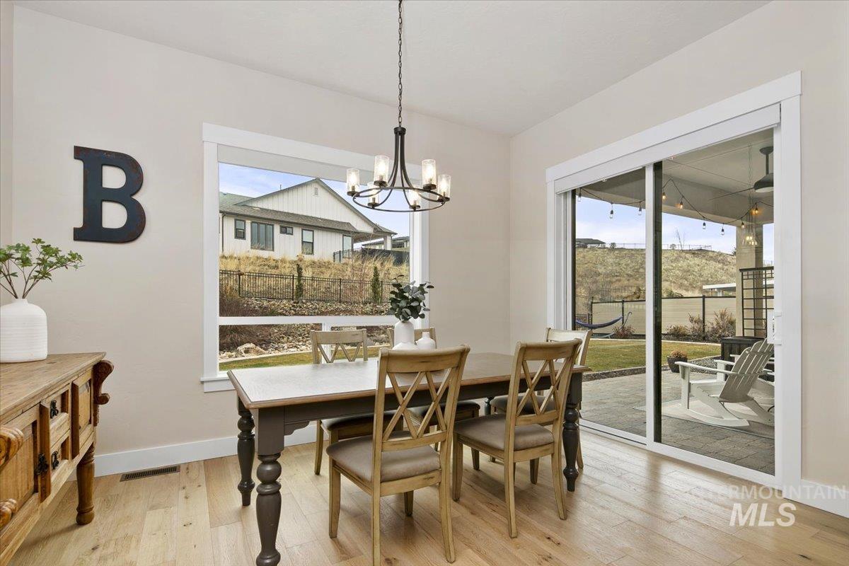 18071 N Burnt Car Way, Boise, Idaho 83714, 3 Bedrooms, 2.5 Bathrooms, Residential For Sale, Price $799,999,MLS 99003694