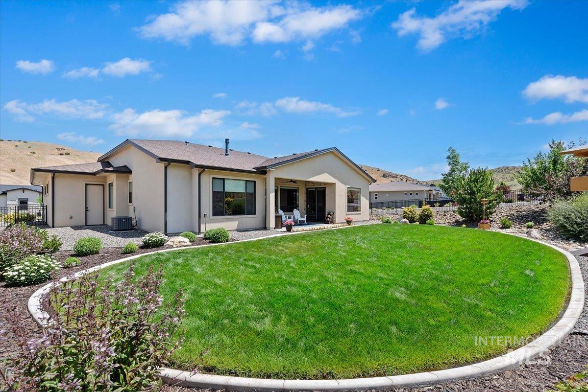18071 N Burnt Car Way, Boise, Idaho 83714, 3 Bedrooms, 2.5 Bathrooms, Residential For Sale, Price $799,999,MLS 99003694