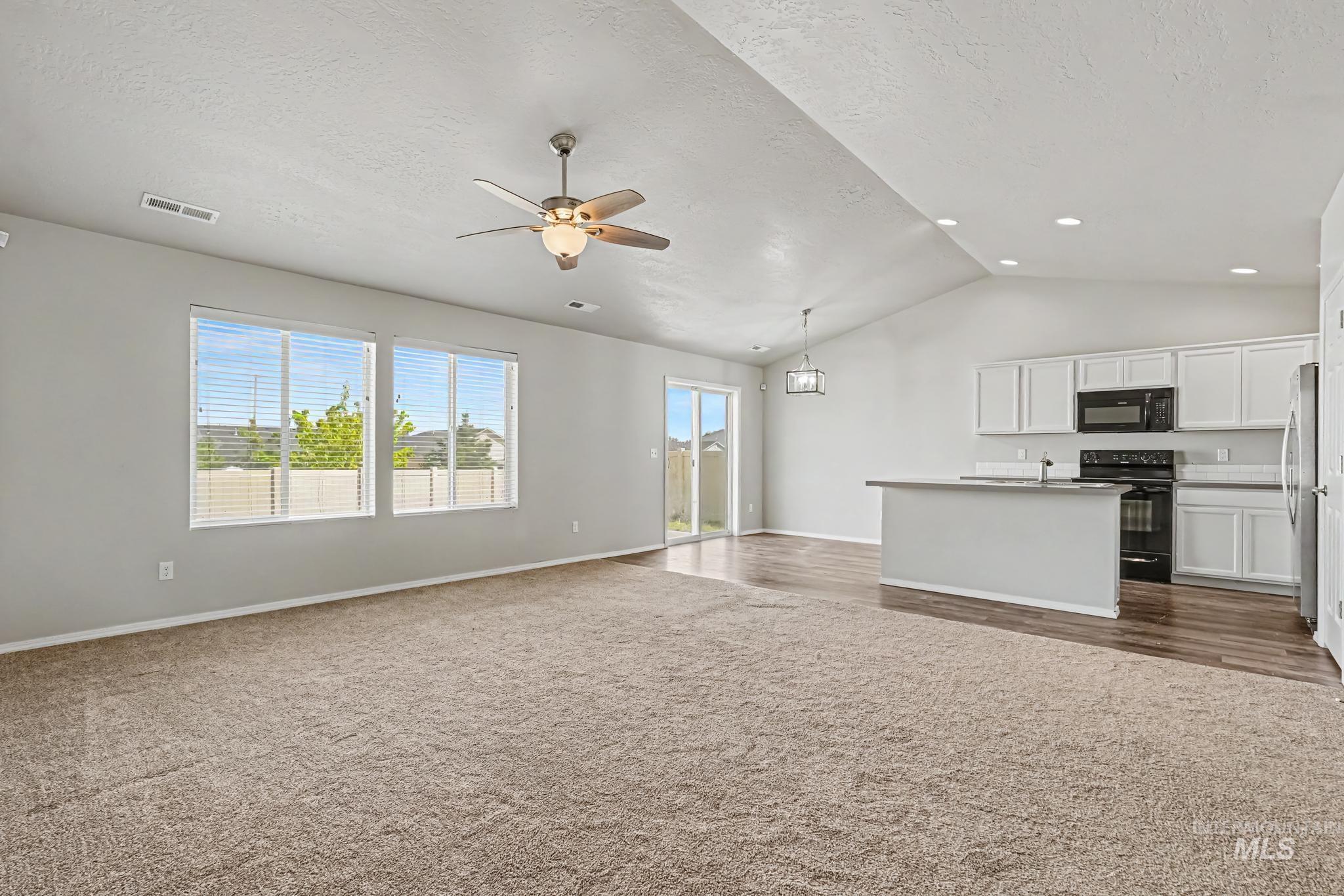 12786 Carkhill St, Caldwell, Idaho 83607, 3 Bedrooms, 2 Bathrooms, Residential For Sale, Price $379,900,MLS 99003695