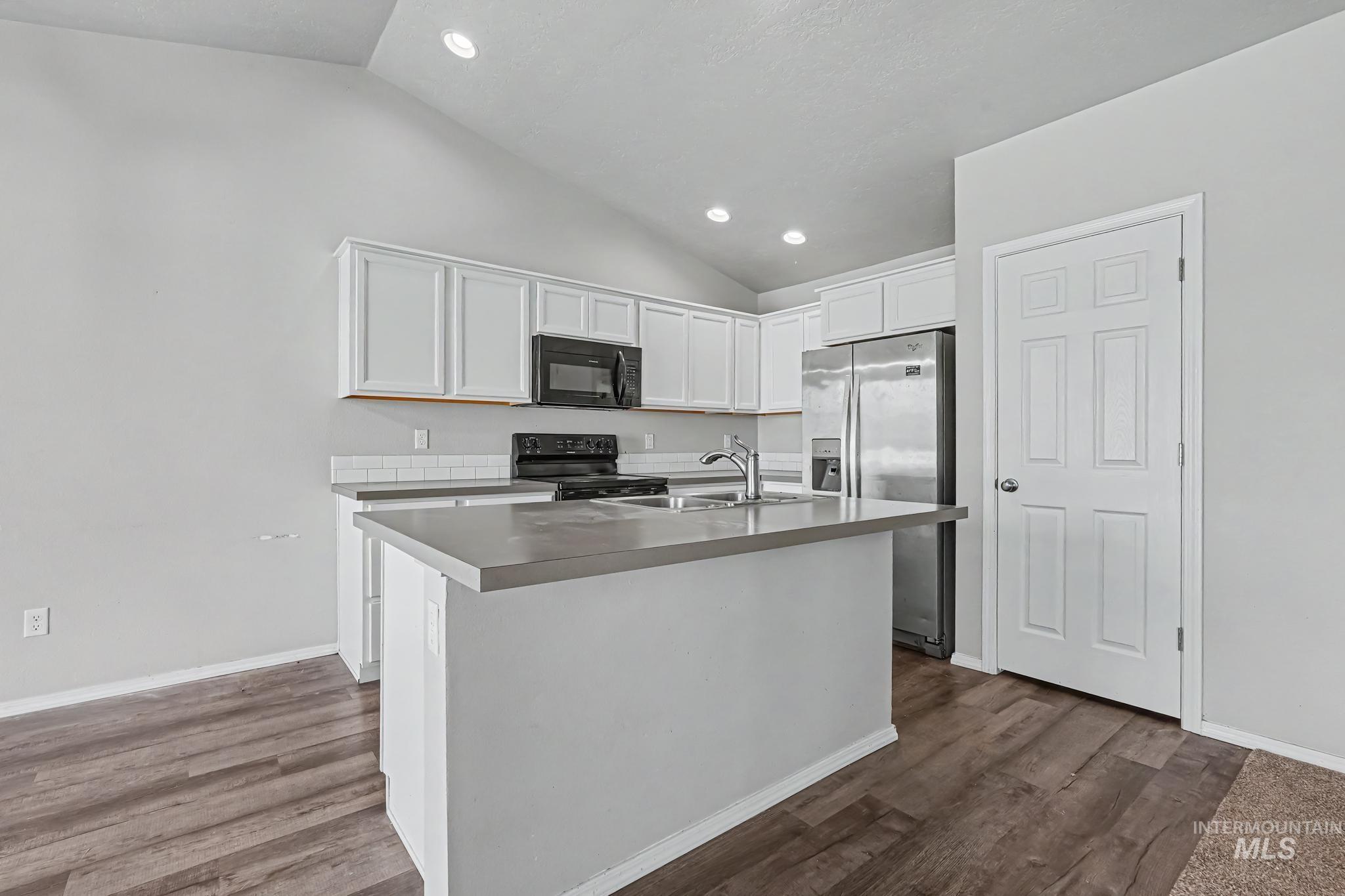 12786 Carkhill St, Caldwell, Idaho 83607, 3 Bedrooms, 2 Bathrooms, Residential For Sale, Price $379,900,MLS 99003695