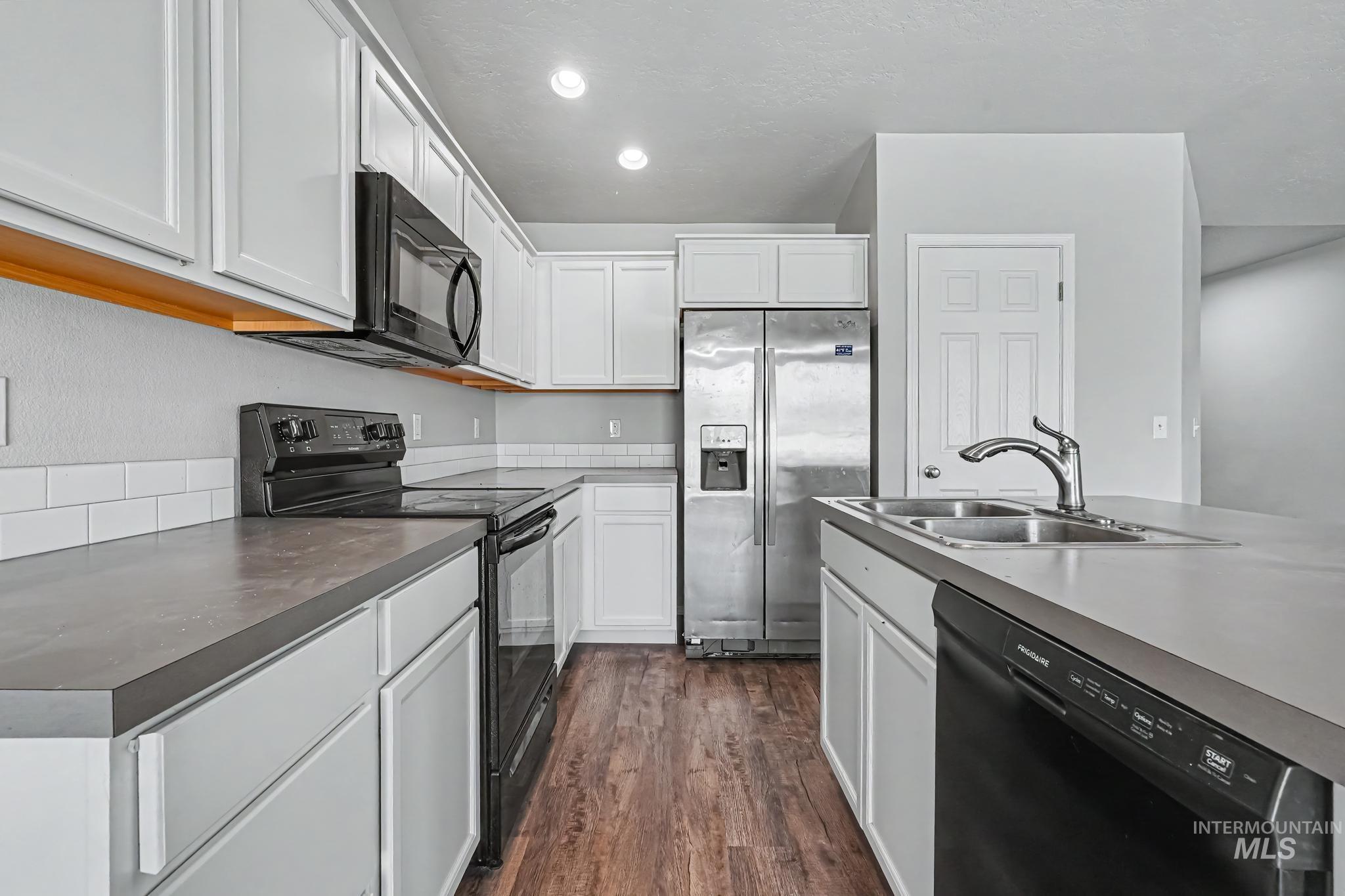 12786 Carkhill St, Caldwell, Idaho 83607, 3 Bedrooms, 2 Bathrooms, Residential For Sale, Price $379,900,MLS 99003695
