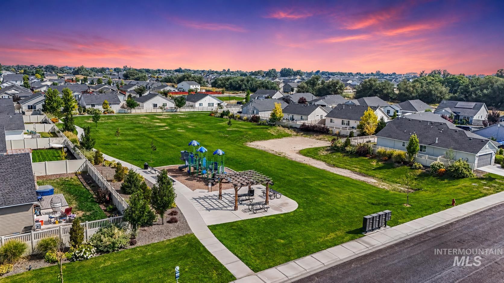 12786 Carkhill St, Caldwell, Idaho 83607, 3 Bedrooms, 2 Bathrooms, Residential For Sale, Price $379,900,MLS 99003695