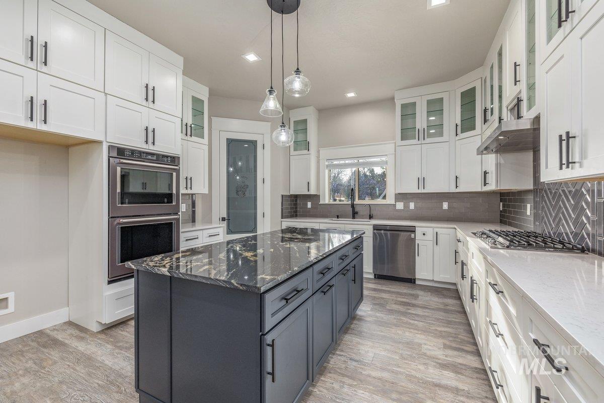 5990 W View Drive, Meridian, Idaho 83642, 5 Bedrooms, 4.5 Bathrooms, Residential For Sale, Price $1,540,000,MLS 99003696