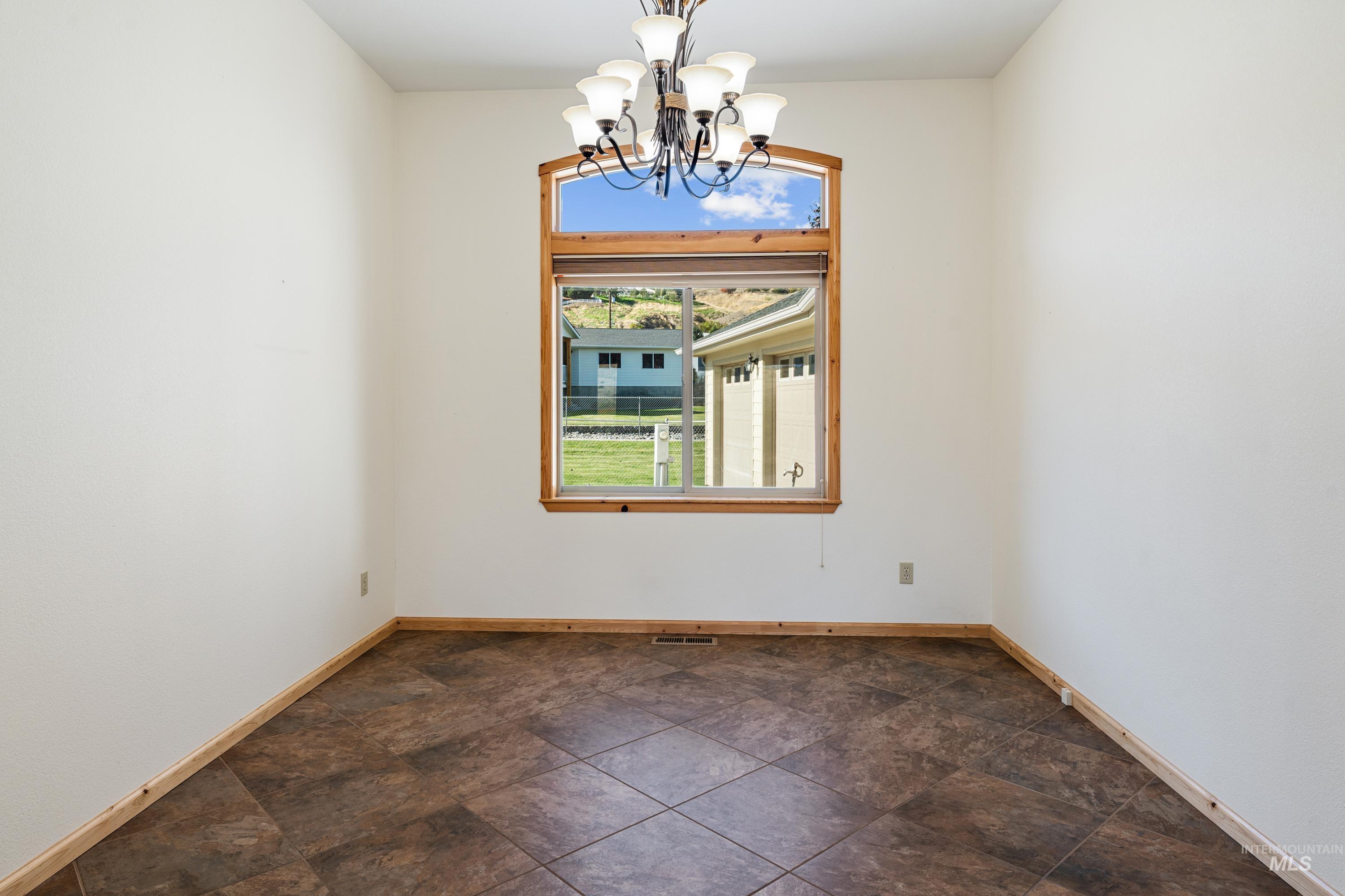 1430 Collier Drive, Clarkston, Washington 99403, 3 Bedrooms, 2.5 Bathrooms, Residential For Sale, Price $785,000,MLS 99003701