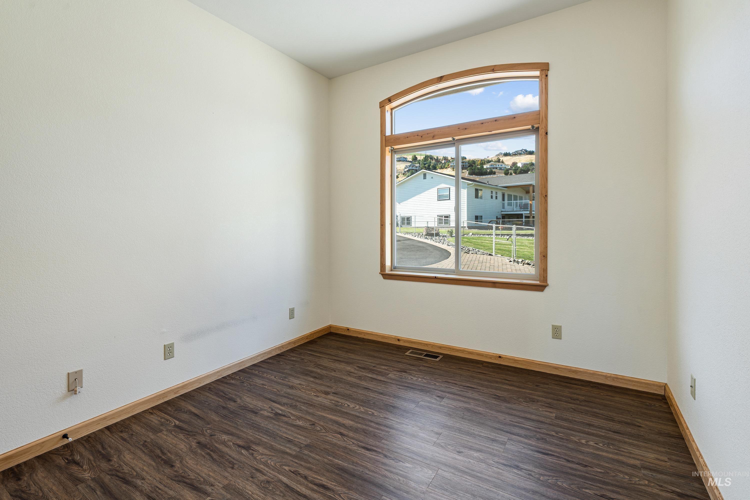 1430 Collier Drive, Clarkston, Washington 99403, 3 Bedrooms, 2.5 Bathrooms, Residential For Sale, Price $785,000,MLS 99003701