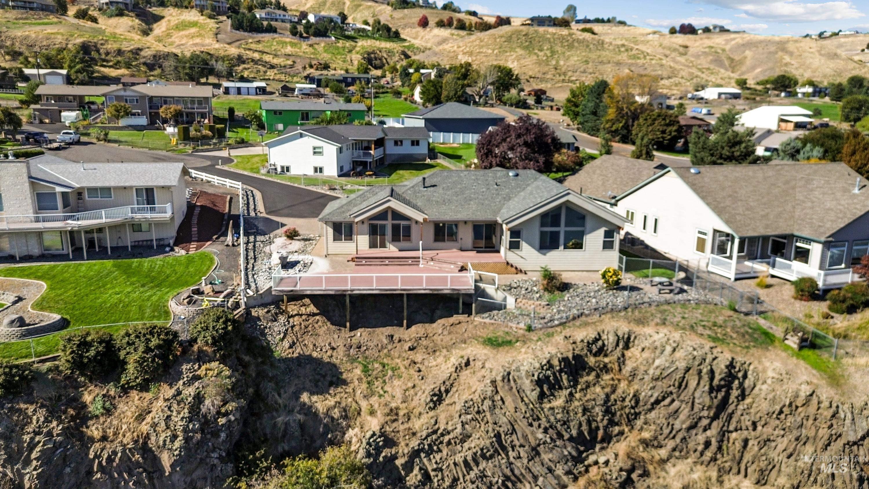 1430 Collier Drive, Clarkston, Washington 99403, 3 Bedrooms, 2.5 Bathrooms, Residential For Sale, Price $785,000,MLS 99003701