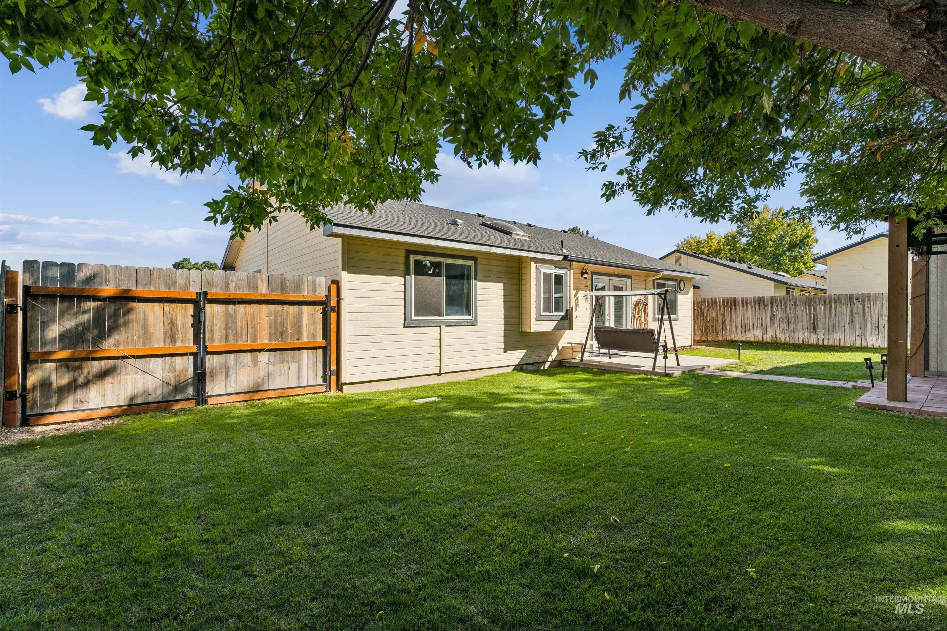 59 S Rolling Green St., Nampa, Idaho 83687, 3 Bedrooms, 2 Bathrooms, Residential For Sale, Price $380,000,MLS 99003702