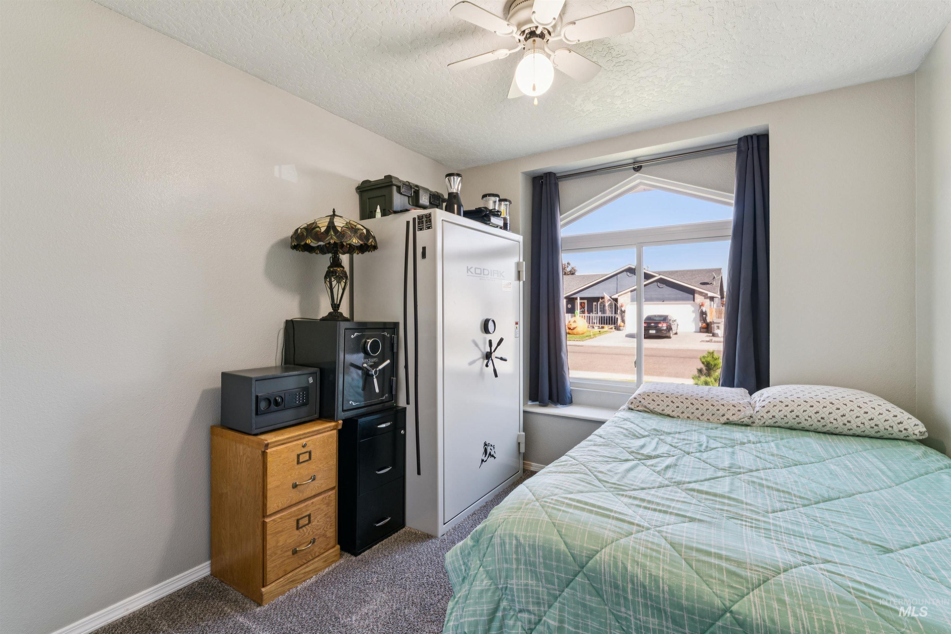 59 S Rolling Green St., Nampa, Idaho 83687, 3 Bedrooms, 2 Bathrooms, Residential For Sale, Price $380,000,MLS 99003702