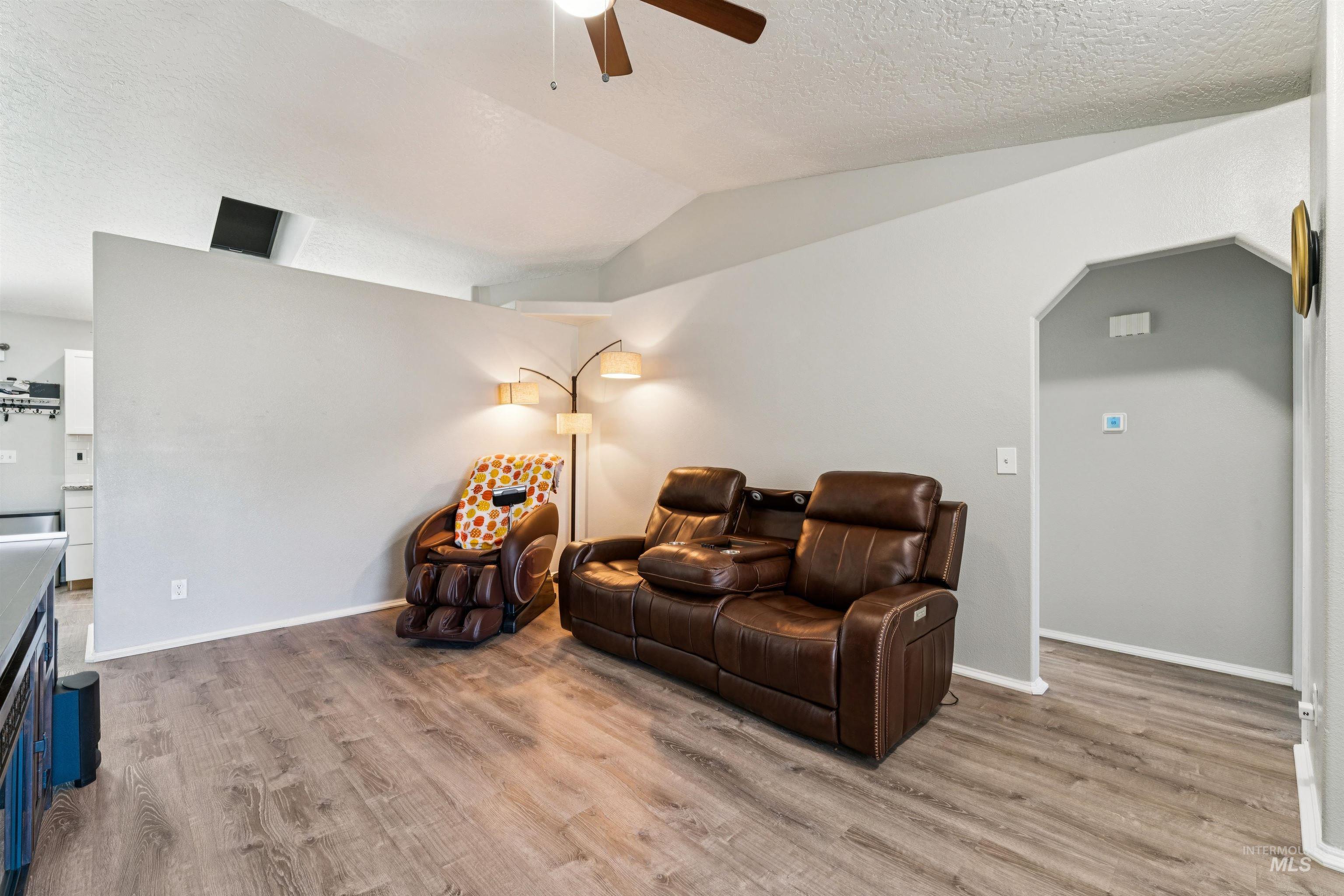59 S Rolling Green St., Nampa, Idaho 83687, 3 Bedrooms, 2 Bathrooms, Residential For Sale, Price $380,000,MLS 99003702