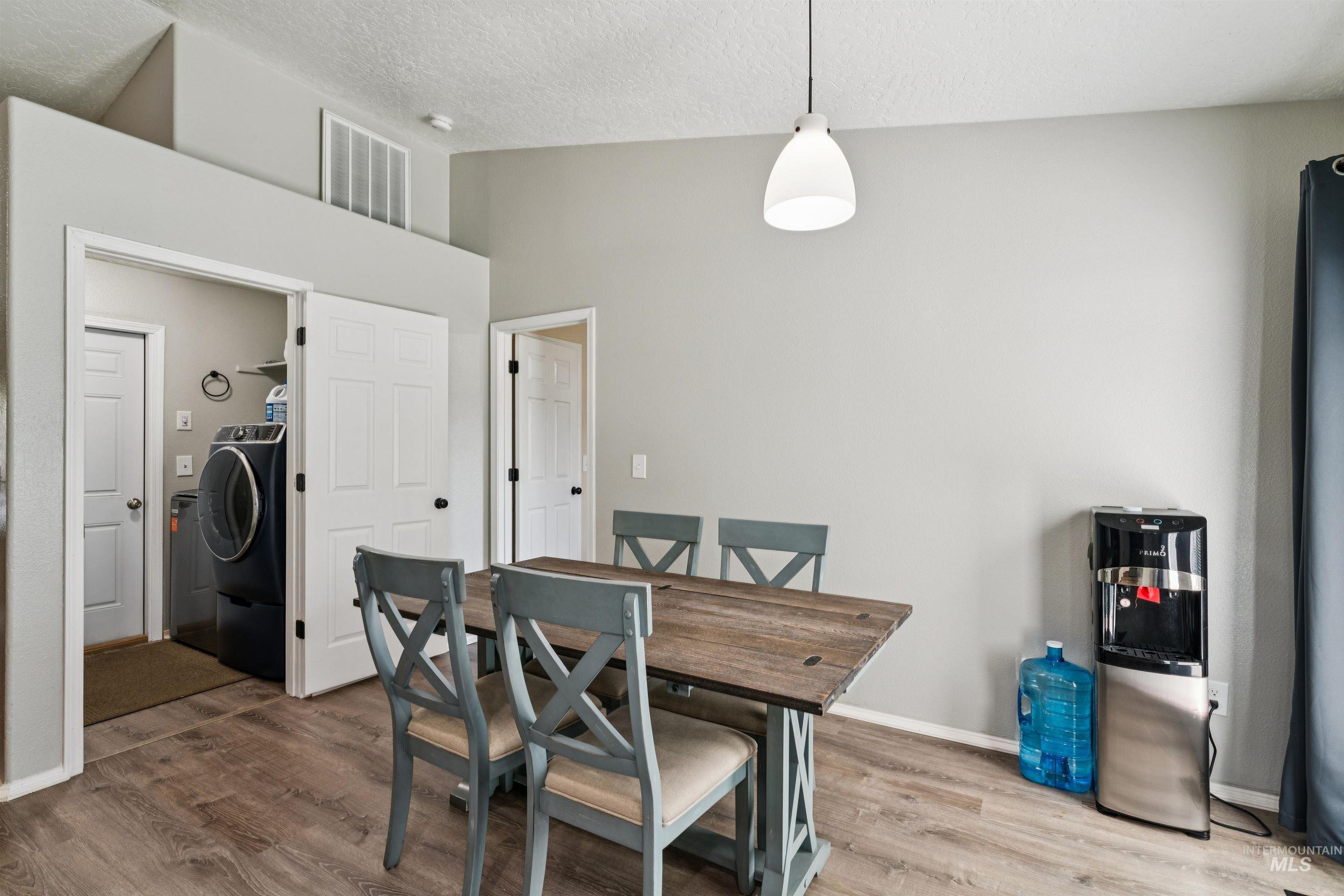 59 S Rolling Green St., Nampa, Idaho 83687, 3 Bedrooms, 2 Bathrooms, Residential For Sale, Price $380,000,MLS 99003702