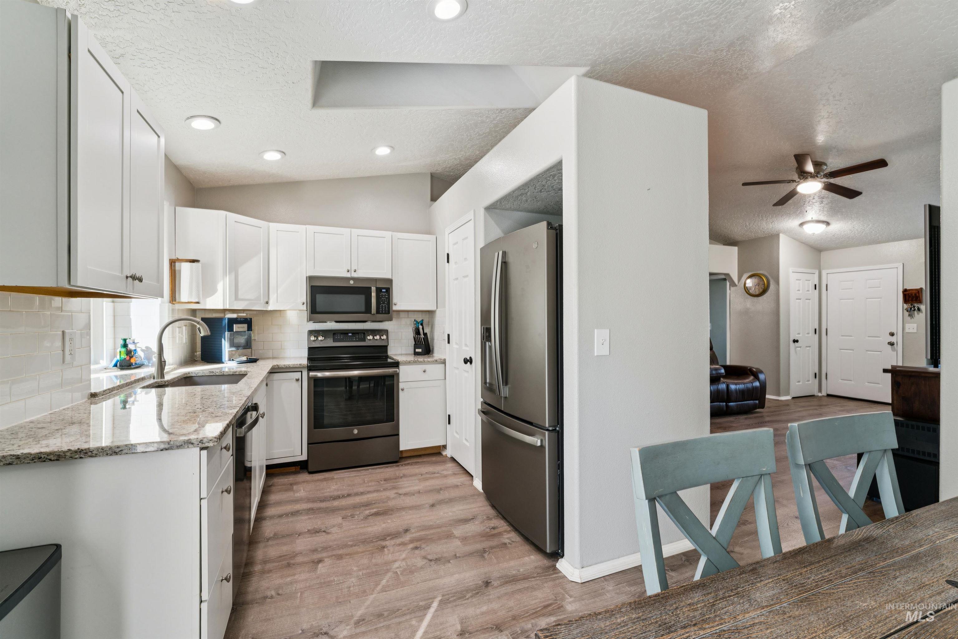 59 S Rolling Green St., Nampa, Idaho 83687, 3 Bedrooms, 2 Bathrooms, Residential For Sale, Price $380,000,MLS 99003702