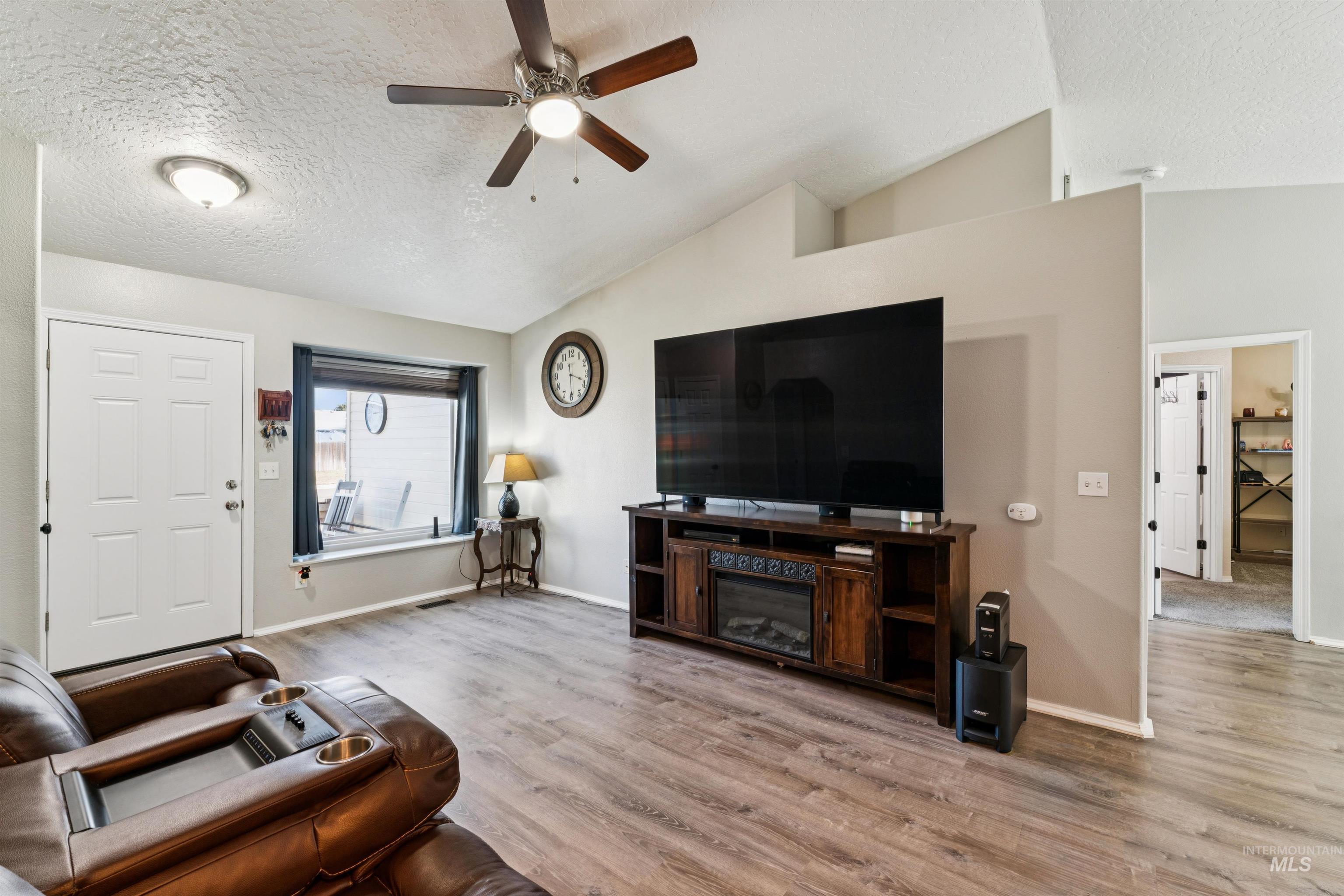 59 S Rolling Green St., Nampa, Idaho 83687, 3 Bedrooms, 2 Bathrooms, Residential For Sale, Price $380,000,MLS 99003702