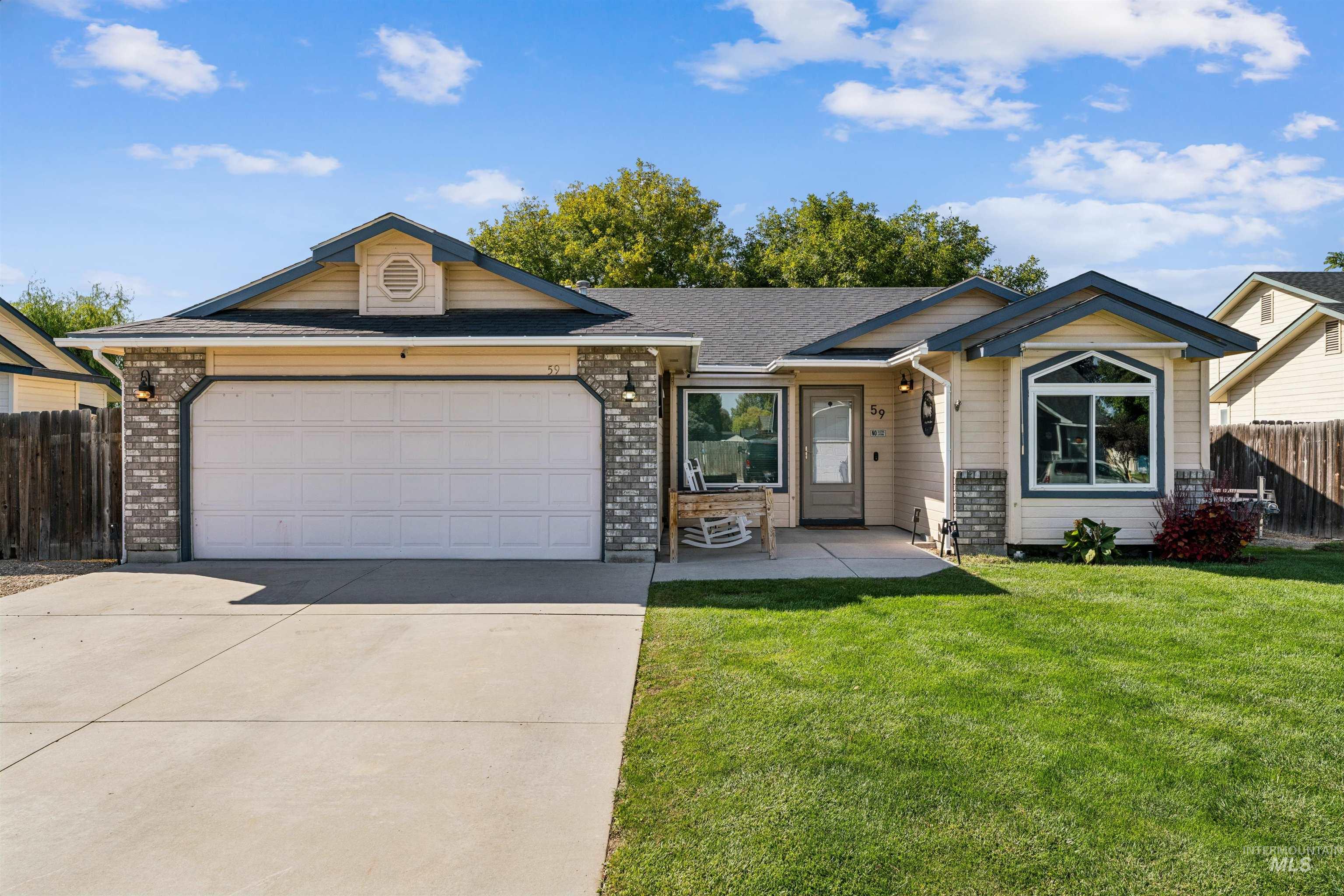 59 S Rolling Green St., Nampa, Idaho 83687, 3 Bedrooms, 2 Bathrooms, Residential For Sale, Price $380,000,MLS 99003702