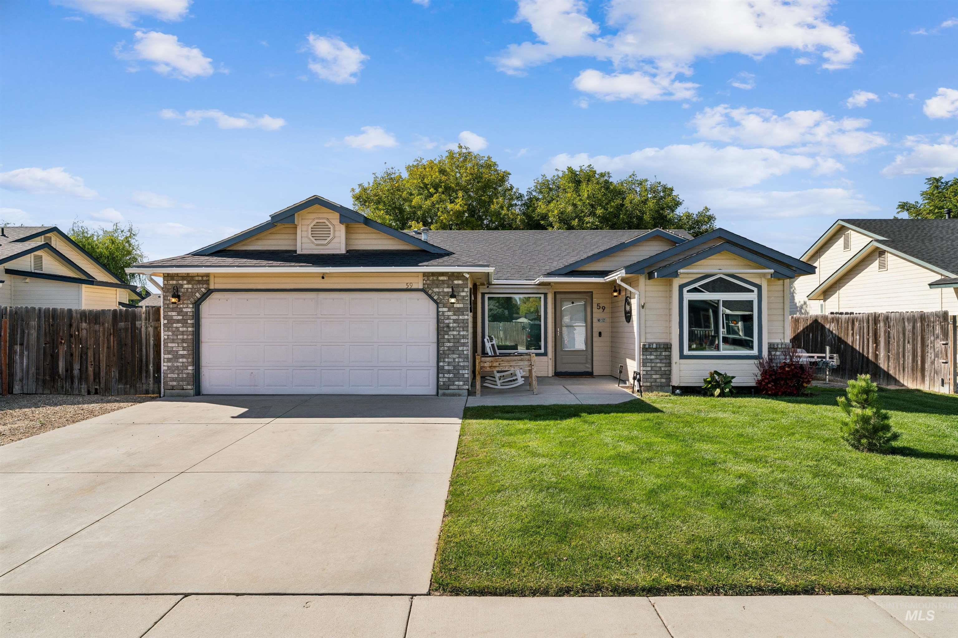 59 S Rolling Green St., Nampa, Idaho 83687, 3 Bedrooms, 2 Bathrooms, Residential For Sale, Price $380,000,MLS 99003702