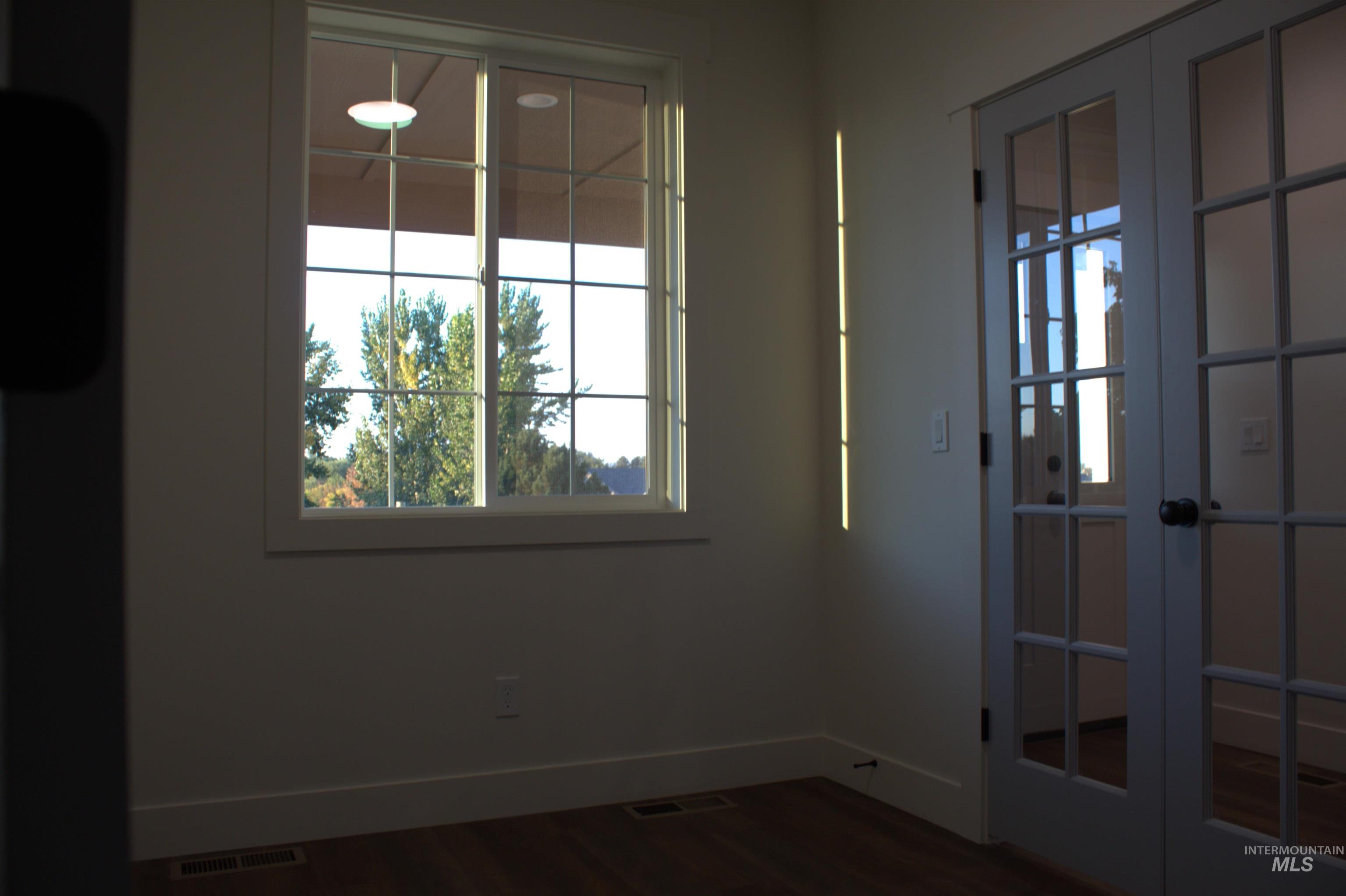 887 S. Iowa Ave., Payette, Idaho 83661, 3 Bedrooms, 2 Bathrooms, Residential For Sale, Price $395,000,MLS 99003703
