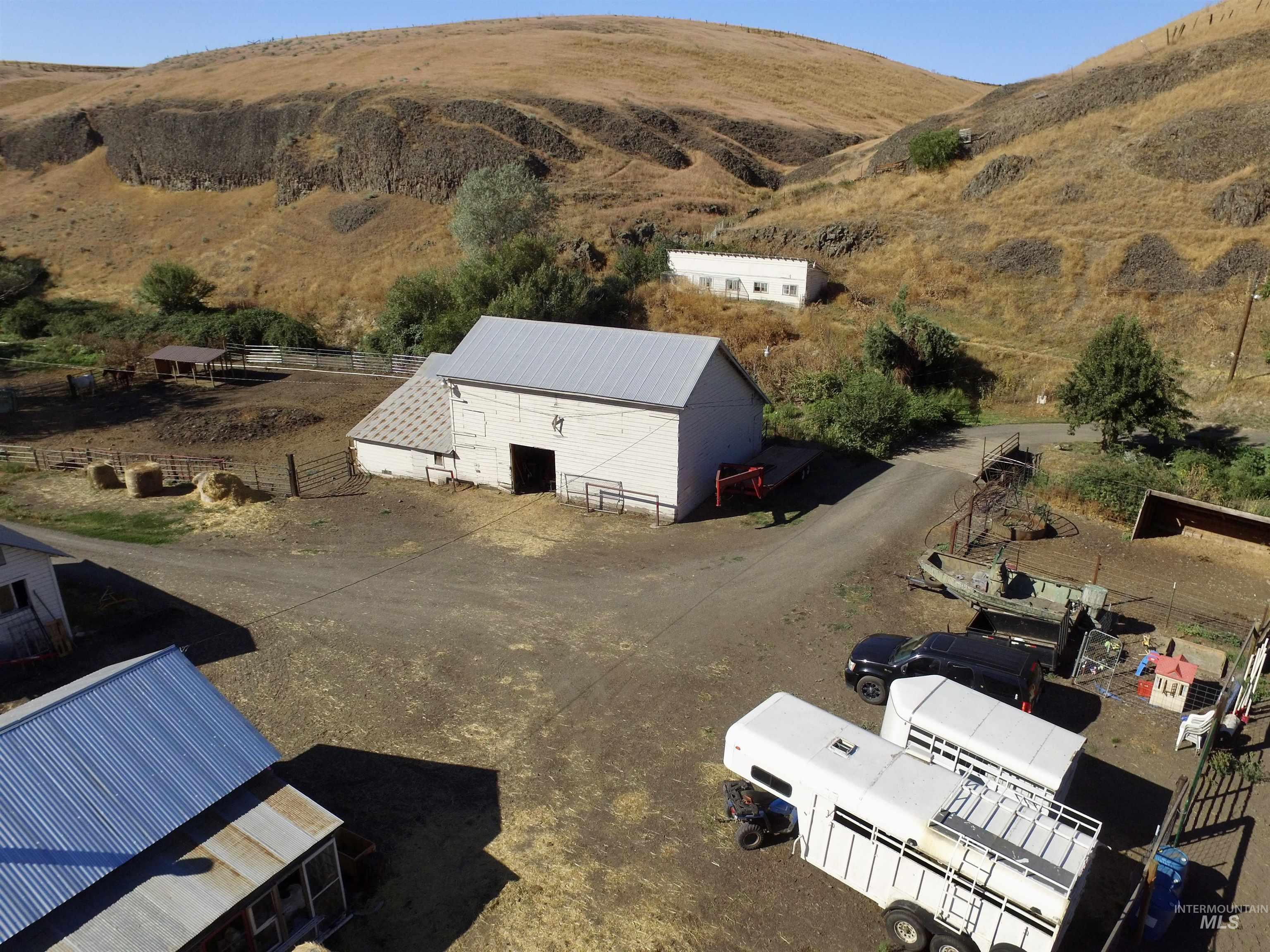 2707 Lindsay Creek Rd, Lewiston, Idaho 83501, 4 Bedrooms, 2 Bathrooms, Residential For Sale, Price $550,000,MLS 99003704