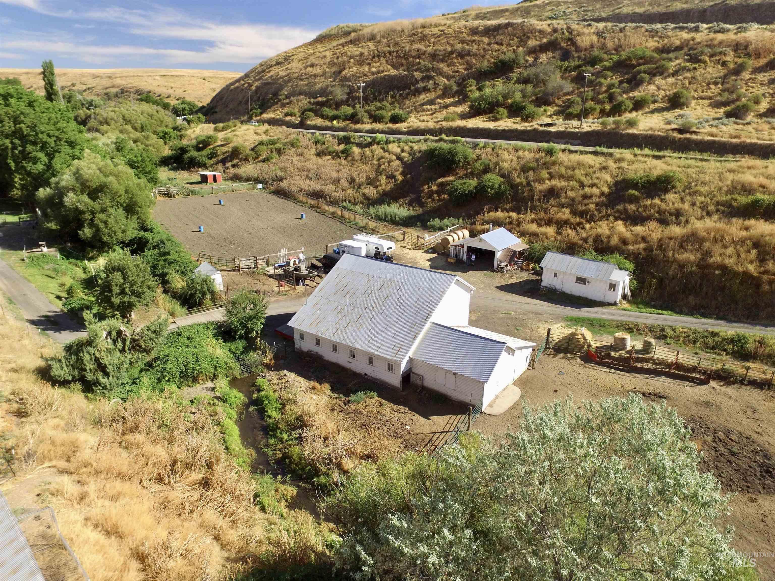 2707 Lindsay Creek Rd, Lewiston, Idaho 83501, 4 Bedrooms, 2 Bathrooms, Residential For Sale, Price $550,000,MLS 99003704