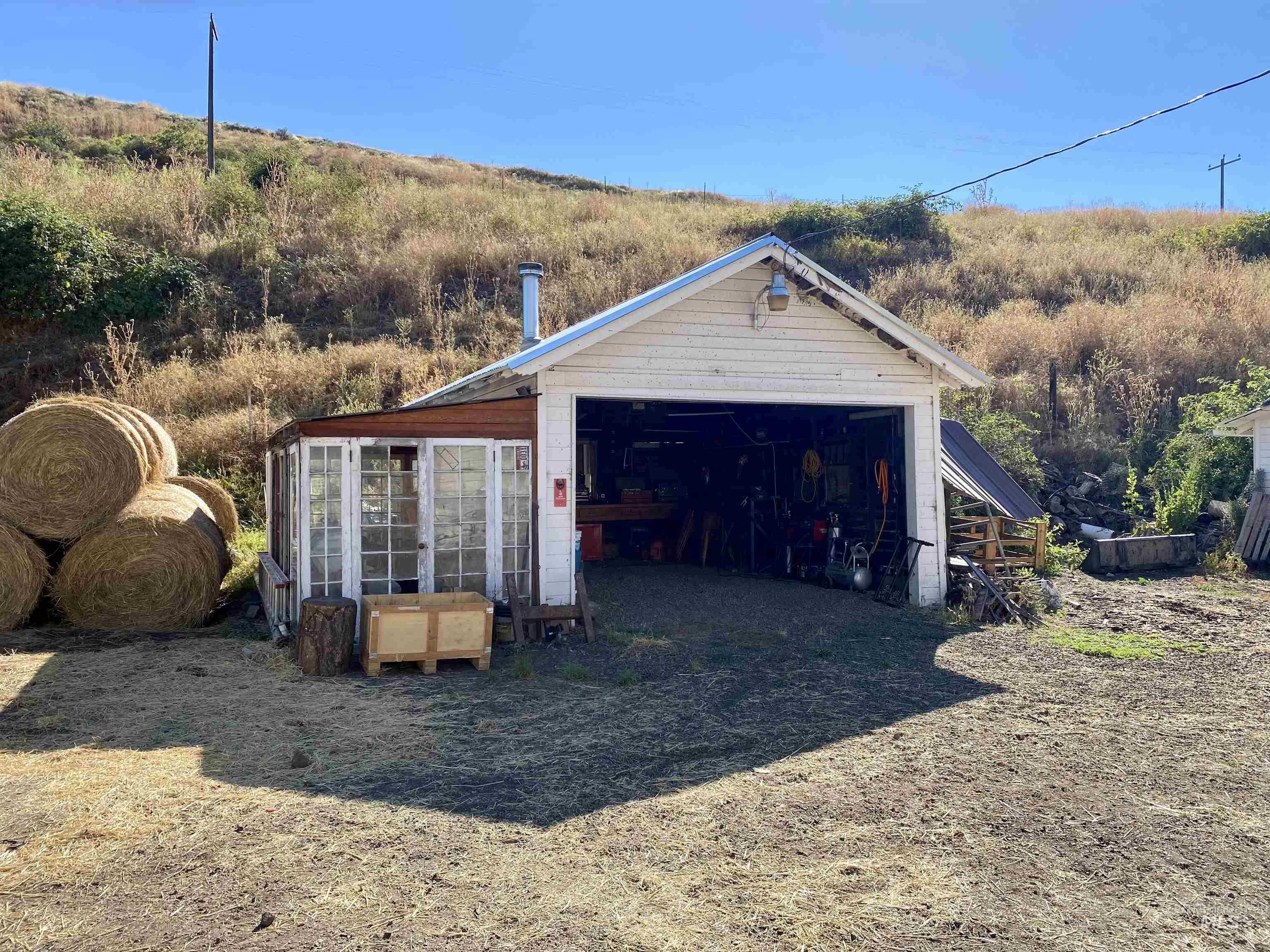 2707 Lindsay Creek Rd, Lewiston, Idaho 83501, 4 Bedrooms, 2 Bathrooms, Residential For Sale, Price $550,000,MLS 99003704