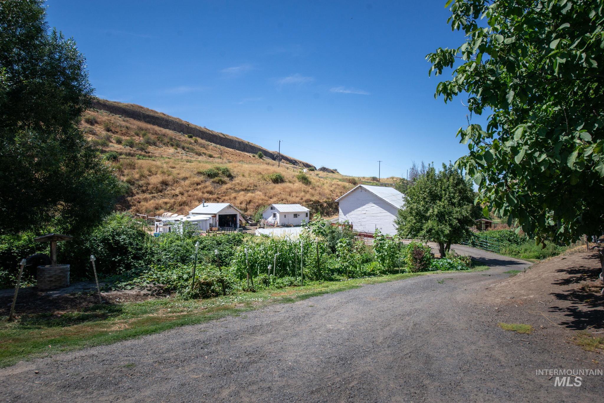 2707 Lindsay Creek Rd, Lewiston, Idaho 83501, 4 Bedrooms, 2 Bathrooms, Residential For Sale, Price $550,000,MLS 99003704