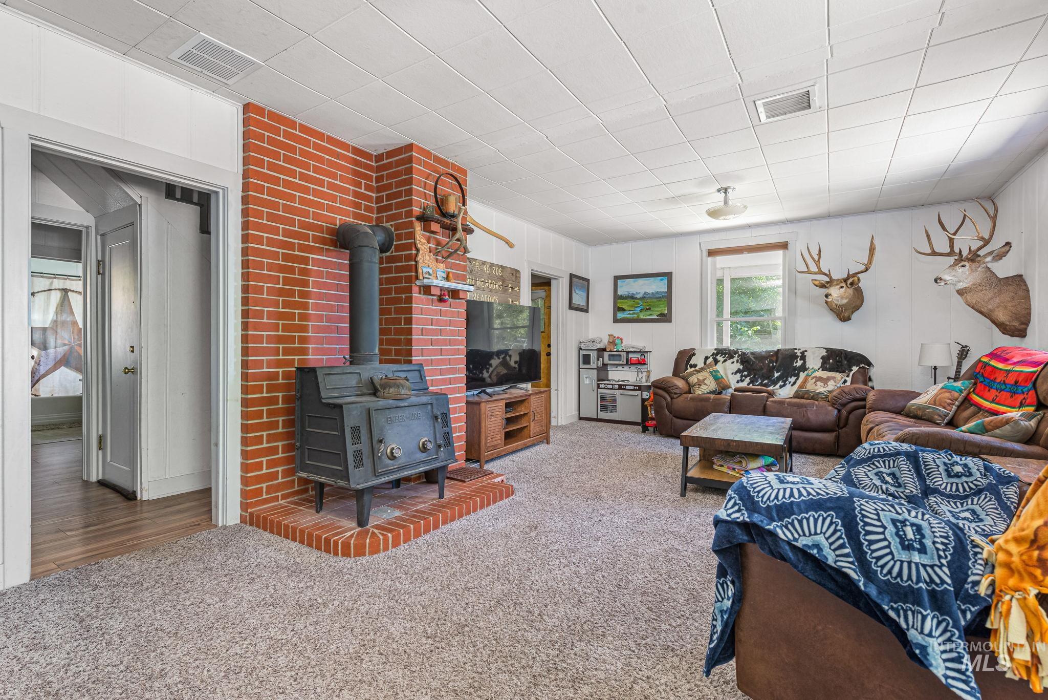 2707 Lindsay Creek Rd, Lewiston, Idaho 83501, 4 Bedrooms, 2 Bathrooms, Residential For Sale, Price $550,000,MLS 99003704