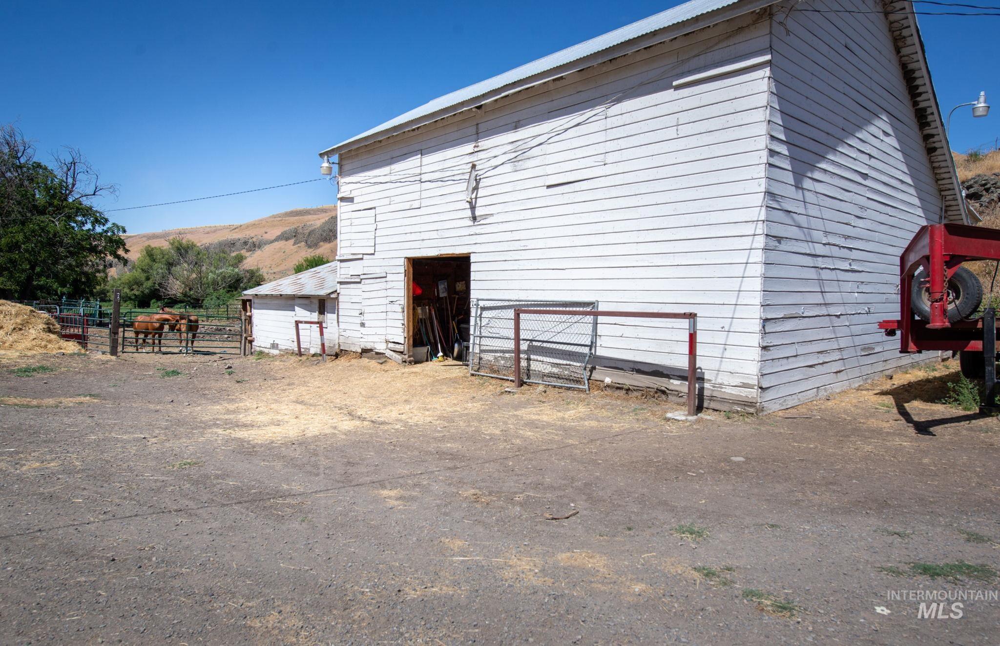 2707 Lindsay Creek Rd, Lewiston, Idaho 83501, 4 Bedrooms, 2 Bathrooms, Residential For Sale, Price $550,000,MLS 99003704