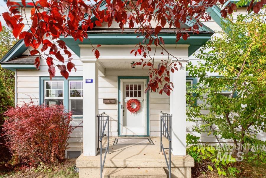 101 N Hayes St., Moscow, Idaho 83843, 5 Bedrooms, 2.5 Bathrooms, Residential For Sale, Price $725,000, 99003705