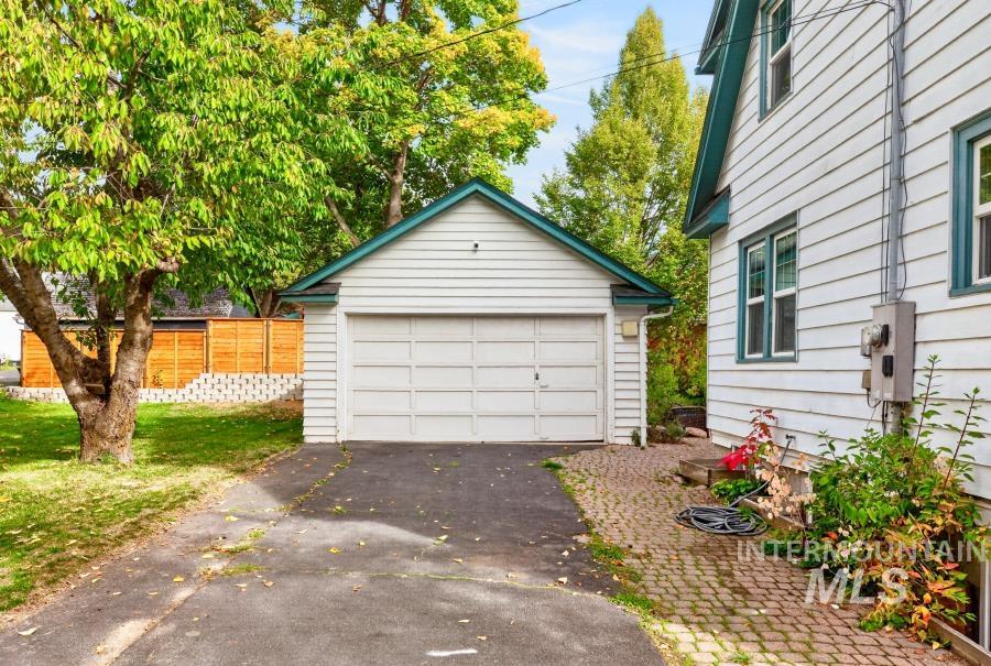 101 N Hayes St., Moscow, Idaho 83843, 5 Bedrooms, 2.5 Bathrooms, Residential For Sale, Price $725,000, 99003705