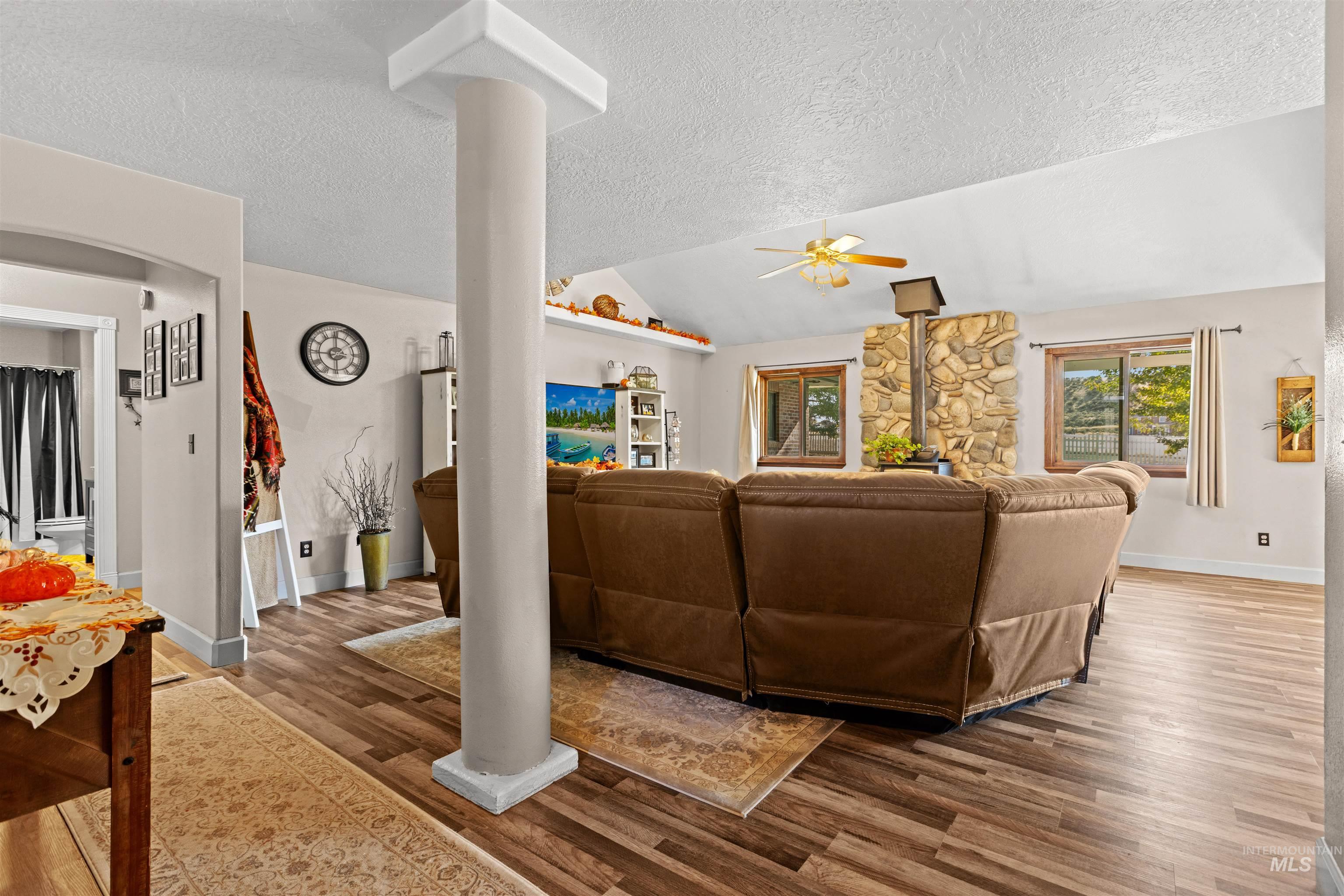 6505 Horse Haven Ln, Emmett, Idaho 83617, 3 Bedrooms, 3 Bathrooms, Residential For Sale, Price $985,000, 99003717