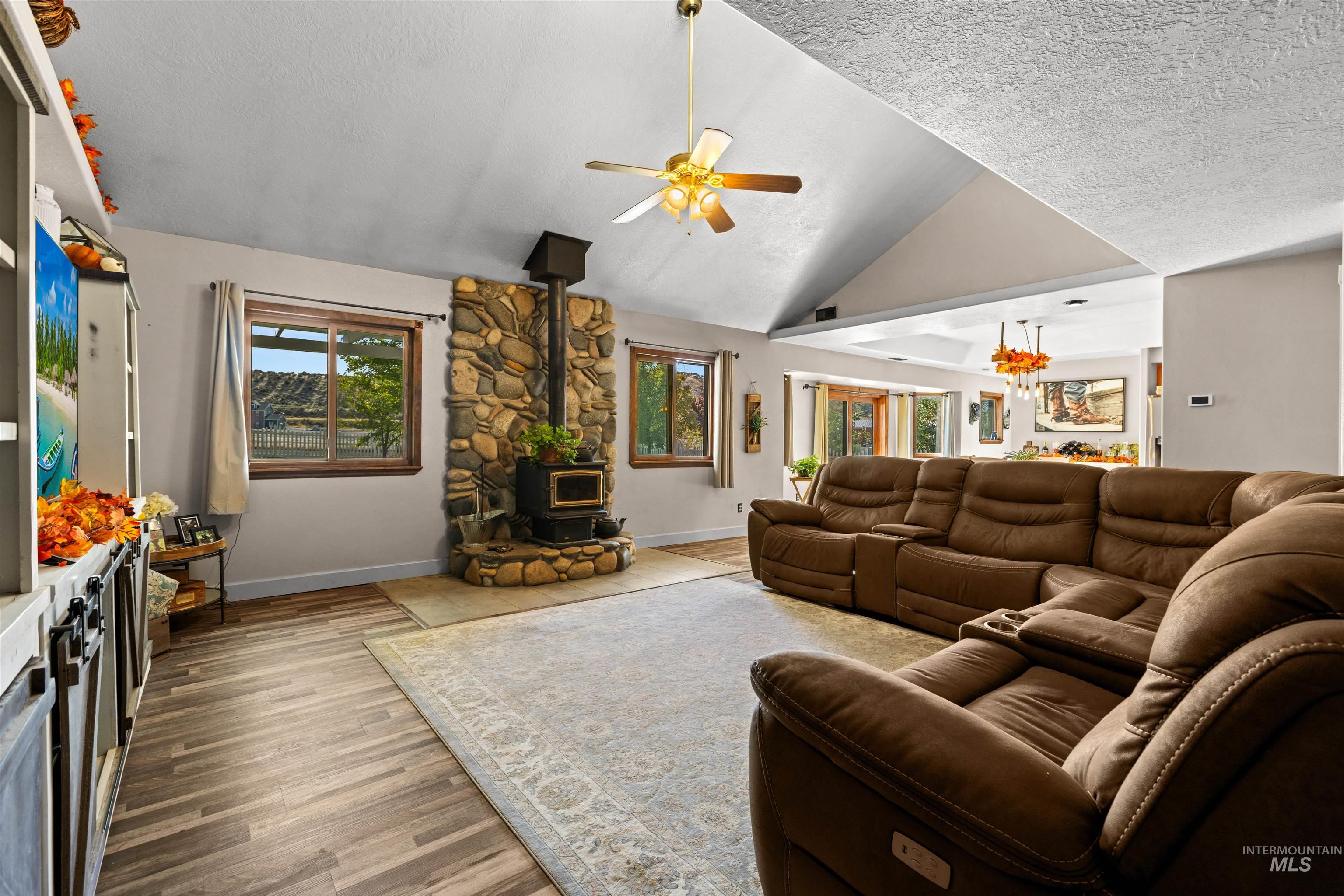 6505 Horse Haven Ln, Emmett, Idaho 83617, 3 Bedrooms, 3 Bathrooms, Residential For Sale, Price $985,000, 99003717